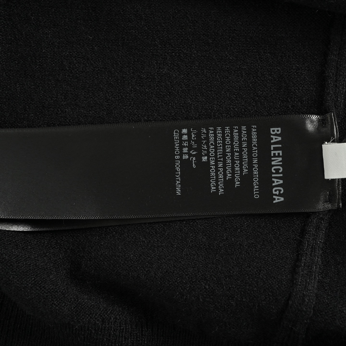 Balenciaga/巴黎世家 25Fw 金属铭牌羊毛圆领毛衣 Balenciaga/巴黎世家 25Fw 金属铭牌羊毛圆领毛衣