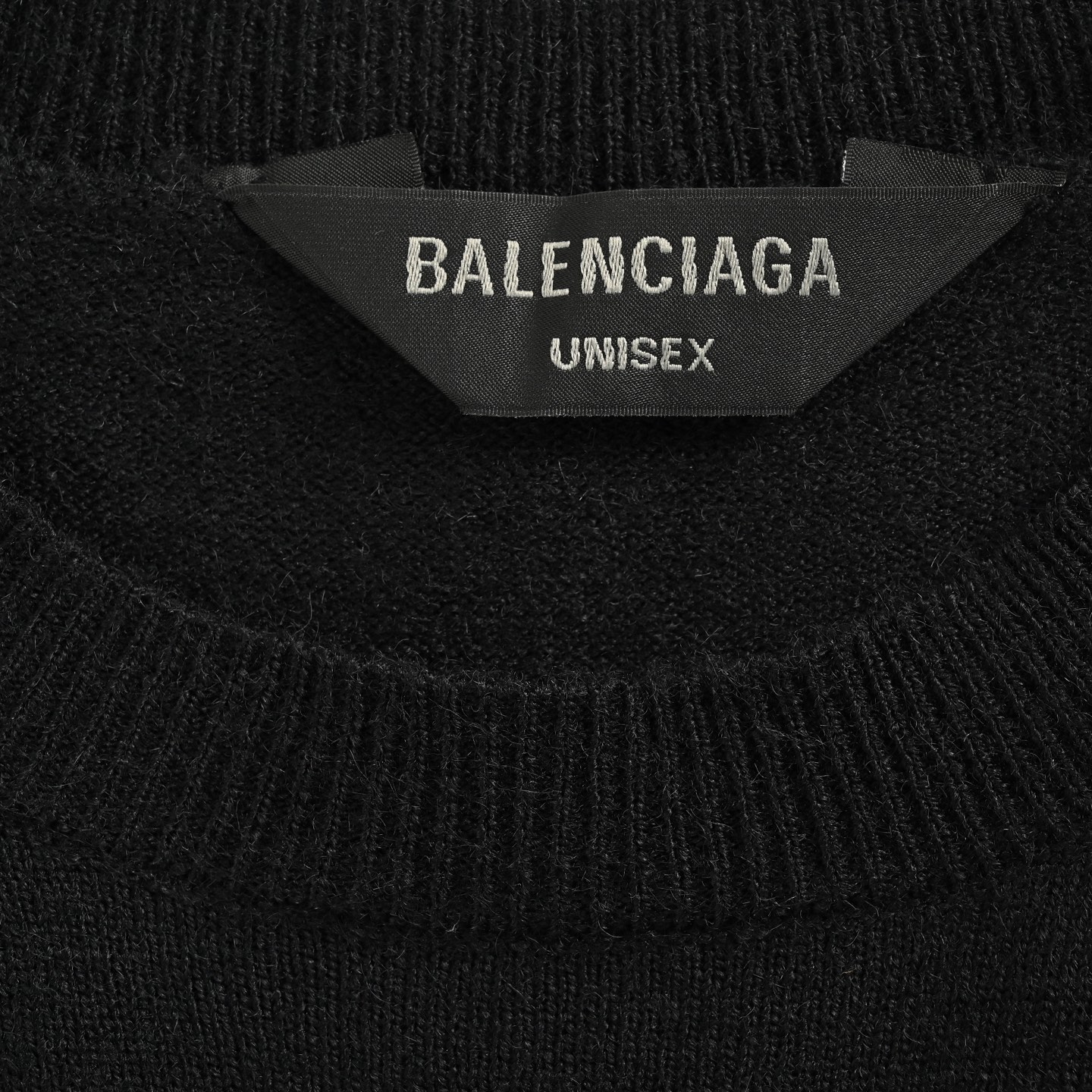 Balenciaga/巴黎世家 25Fw 金属铭牌羊毛圆领毛衣 Balenciaga/巴黎世家 25Fw 金属铭牌羊毛圆领毛衣