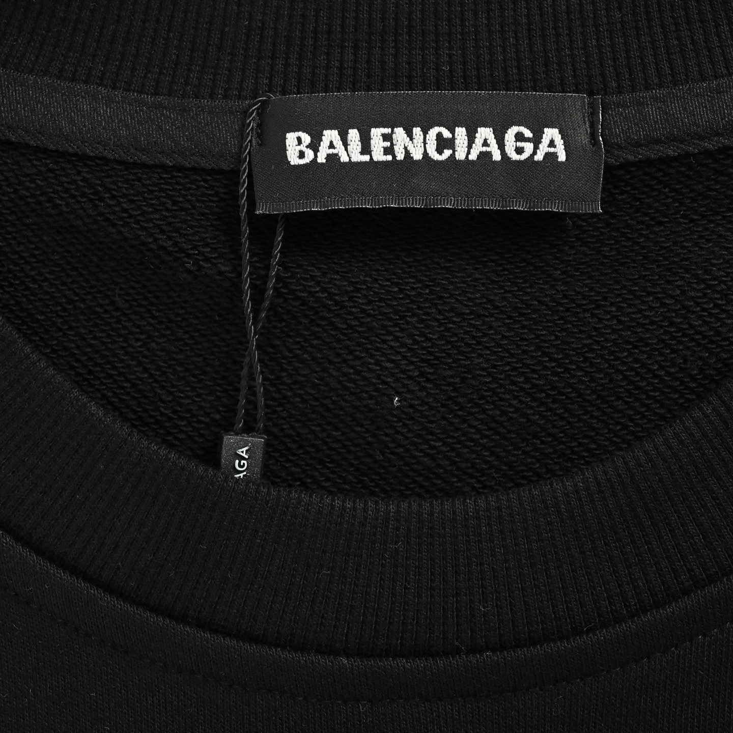 Balenciaga/巴黎世家 25Fw 小字母压胶圆领卫衣 Balenciaga/巴黎世家 25Fw 小字母压胶圆领卫衣