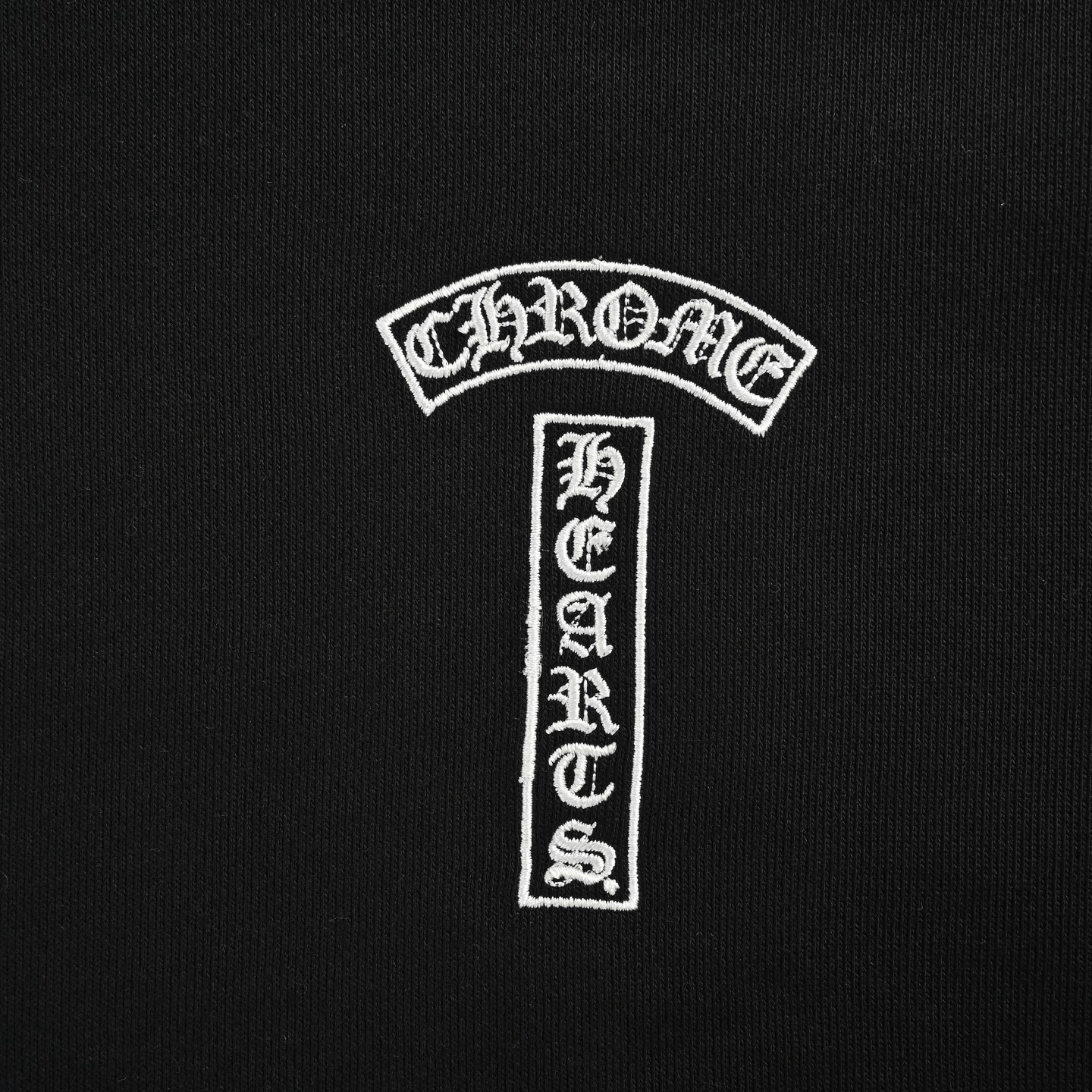 Chrome Hearts/克罗心 25Fw 经典梵文字母logo绣花连帽卫衣 Chrome Hearts/克罗心 25Fw 经典梵文字母logo绣花连帽卫衣