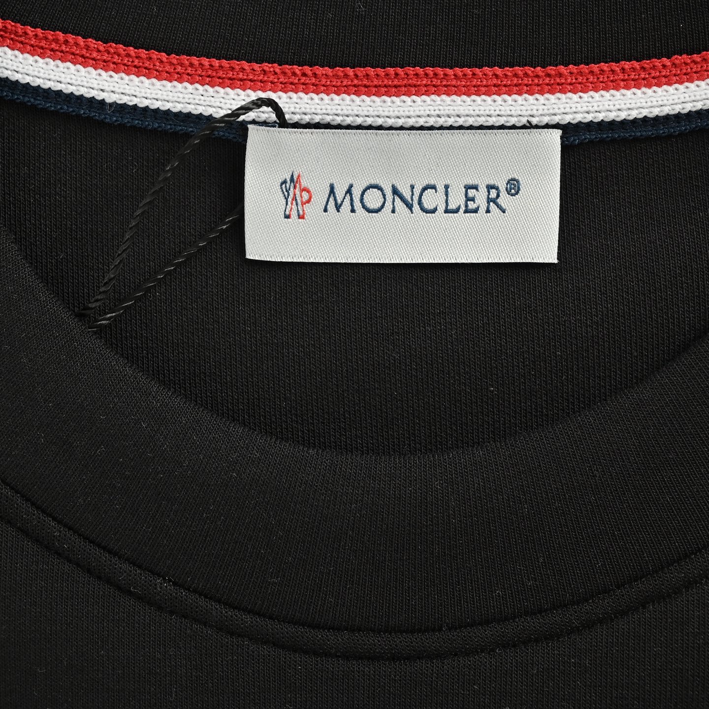 Moncler/蒙口 25ss 三色饰边袖条纹胸前刺绣圆领卫衣