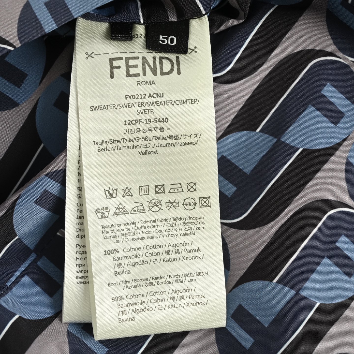 Fendi/芬迪 25Fw 满印logo双面穿连帽夹克外套-High Quatity Cheap Brand wholesale wholesaler seller Clothes Bags handbags Sneakers Top Fashion Clothing Shoes from China Factory Chinese suppliers best Quality Beautiful Price Fendi/芬迪 25Fw 满印logo双面穿连帽夹克外套