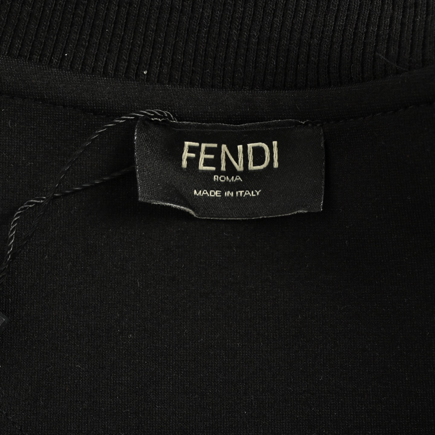 Fendi/芬迪 25FW手臂织带FF大标拉链外套-Chinese wholesaler seller Clothes Bags handbags wholesale Shoes High Quatity wholesaler seller Cheap Sneakers from China Factory Chinese suppliers china wholesale clothing wholesaler seller Fendi/芬迪 25FW手臂织带FF大标拉链外套