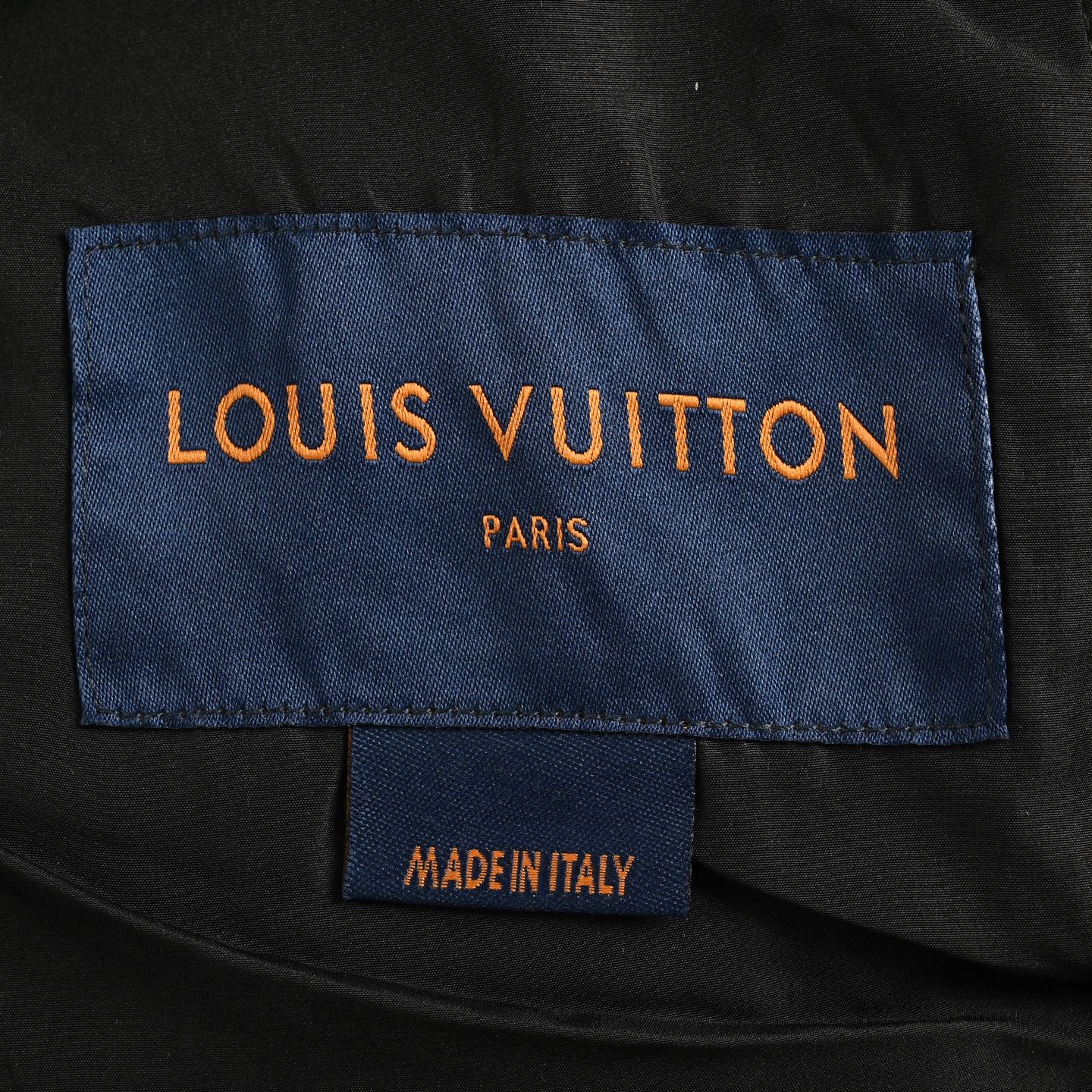 Louis Vuitton/路易威登 皮革暗纹压花羽绒马甲