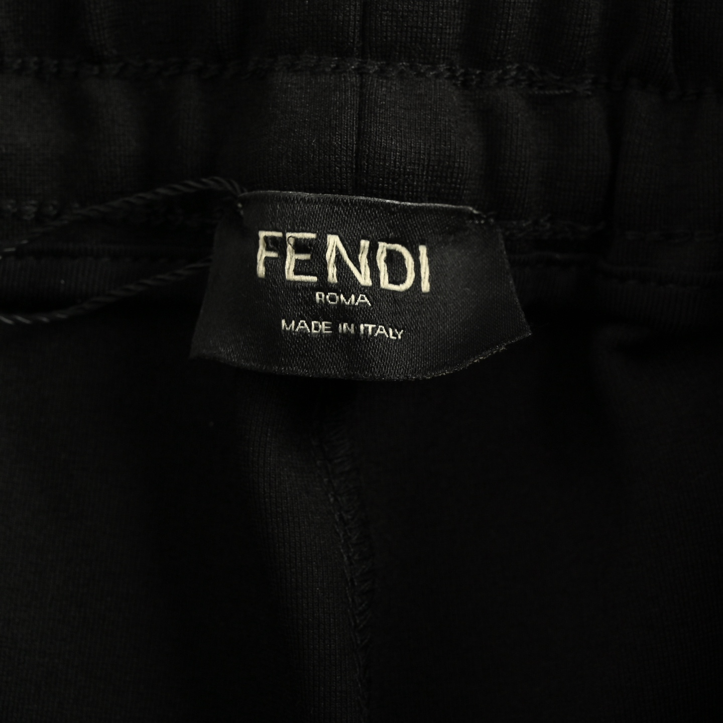 Fendi/芬迪 25Fw 老佛爷皮标长裤