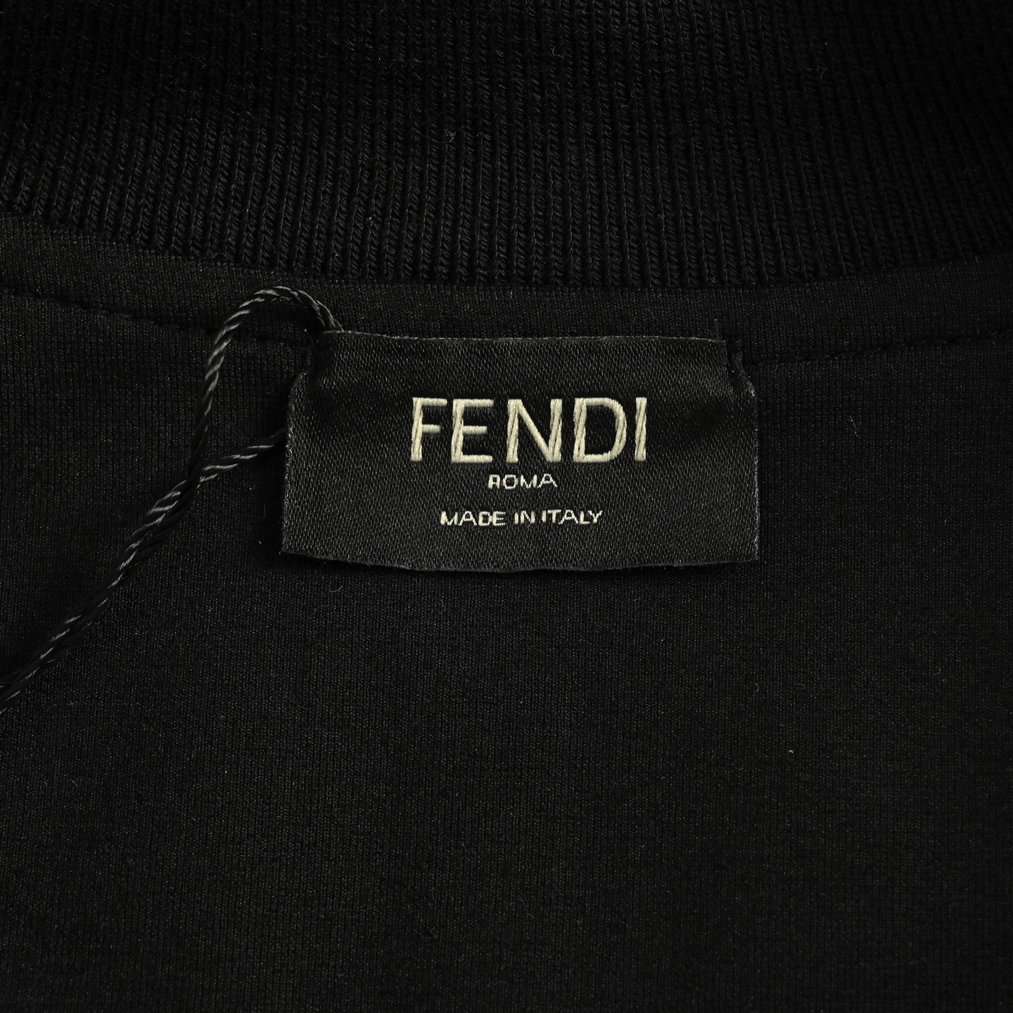 Fendi/芬迪 25Fw 老佛爷皮标拉链外套