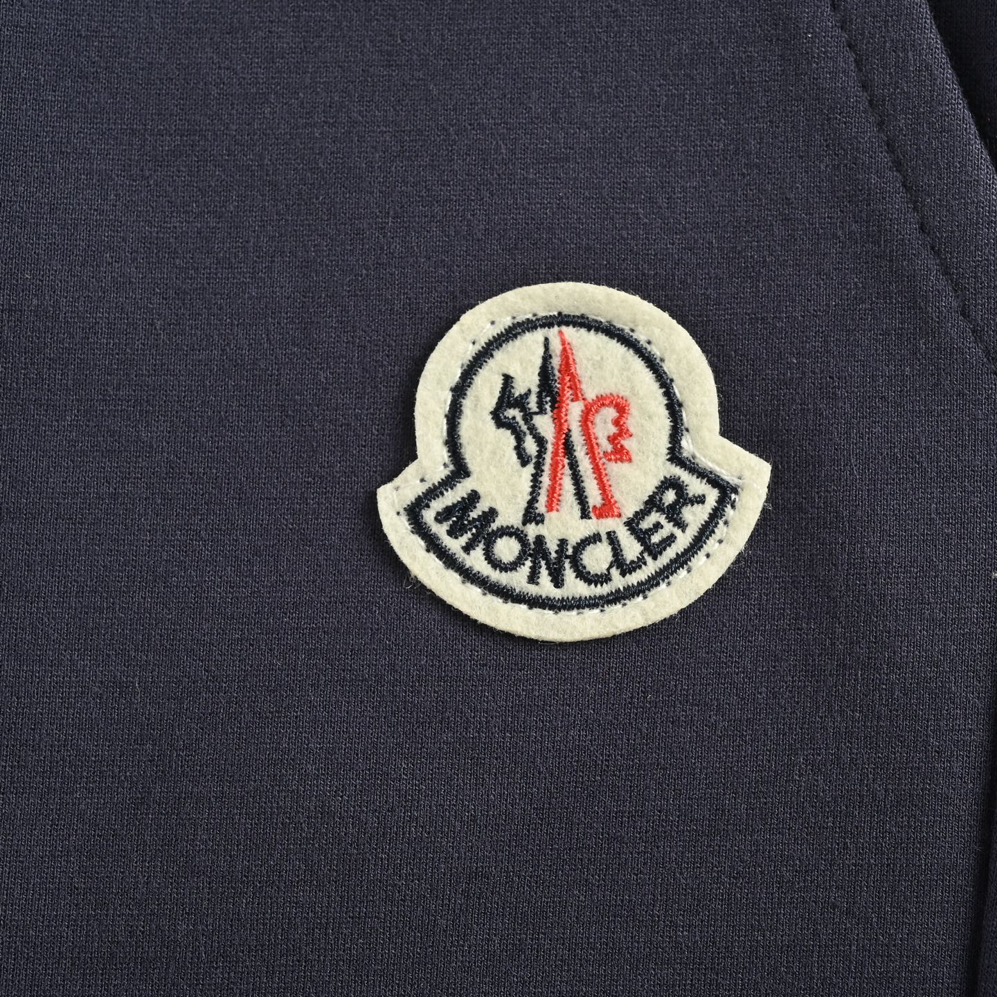 Moncler/蒙口 25Fw 裤腿条纹织带长裤