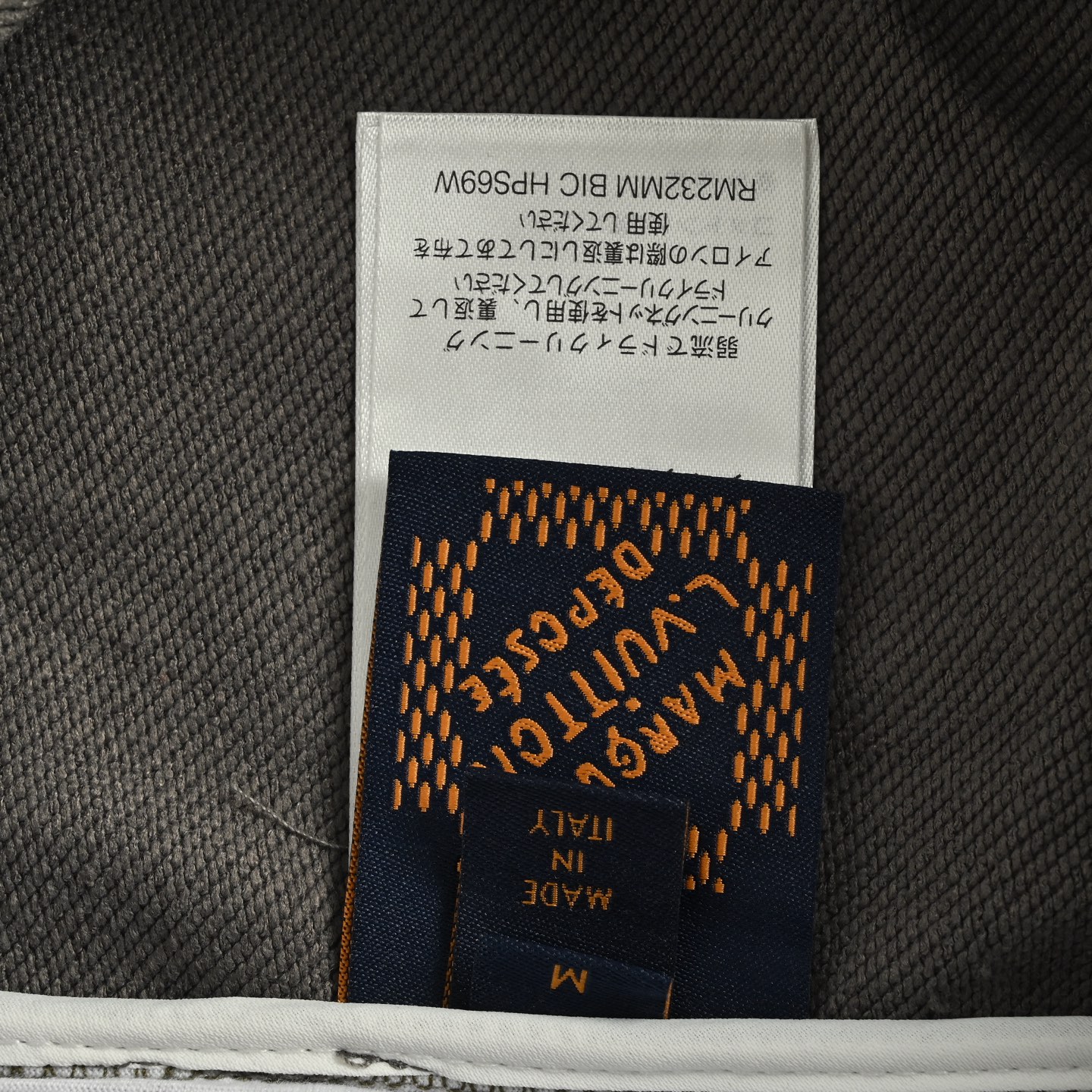 Louis Vuitton/路易威登 浮雕暗纹满印口袋工装长裤-Chinese wholesaler seller Clothes Bags handbags wholesale Shoes High Quatity wholesaler seller Cheap Sneakers from China Factory Chinese suppliers china wholesale clothing wholesaler seller Louis Vuitton/路易威登 浮雕暗纹满印口袋工装长裤
