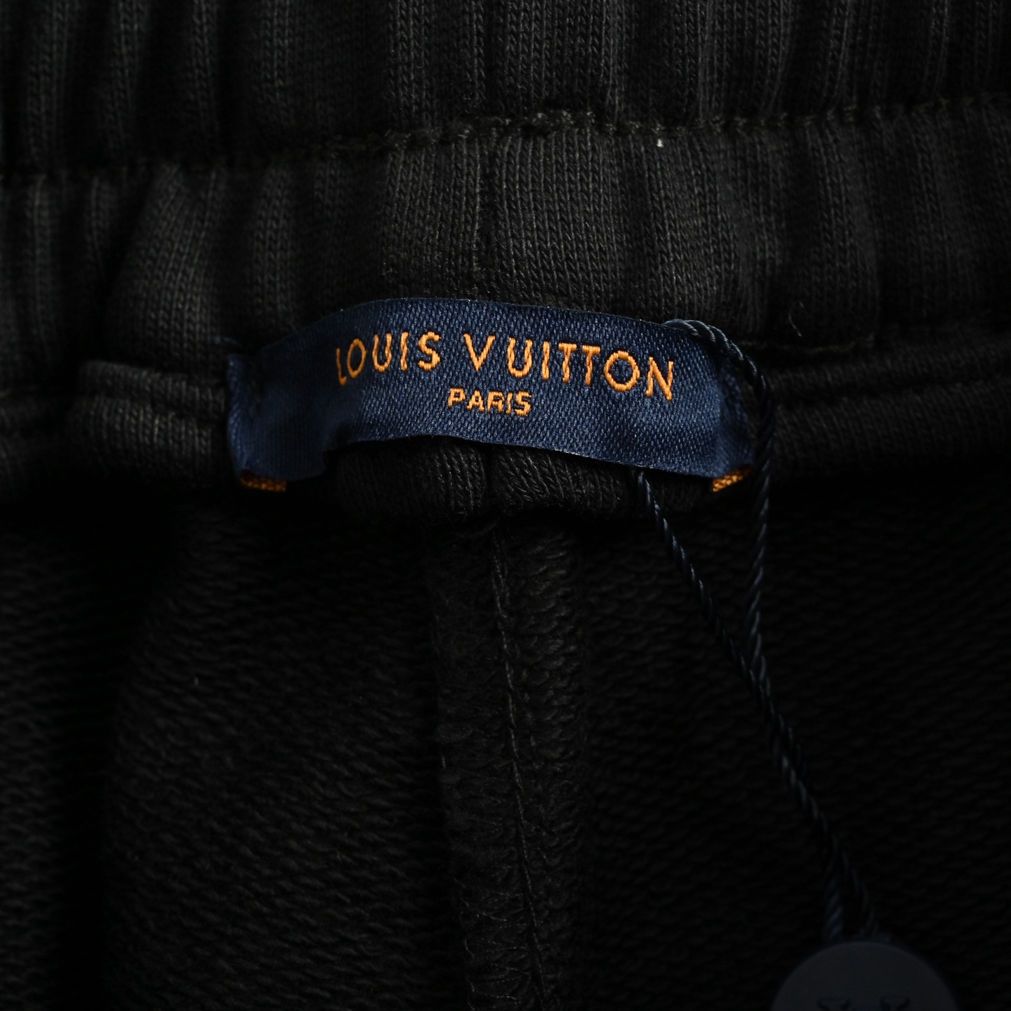 Louis Vuitton/路易威登 25Fw 老花刺绣徽标长裤-Chinese wholesaler seller Clothes Bags handbags wholesale Shoes High Quatity wholesaler seller Cheap Sneakers from China Factory Chinese suppliers china wholesale clothing wholesaler seller Louis Vuitton/路易威登 25Fw 老花刺绣徽标长裤