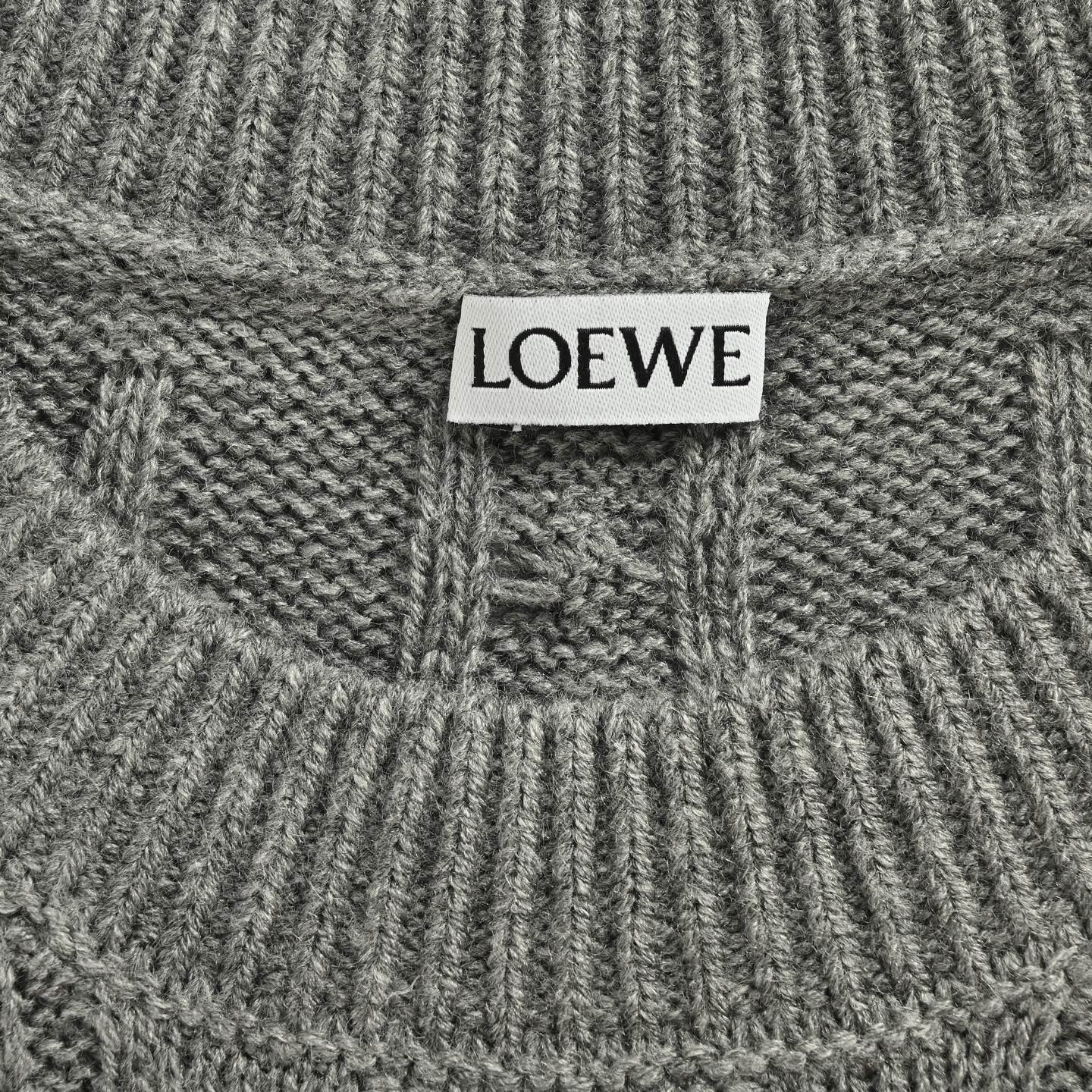 Loewe/罗意威 25Fw 复古麻花针织圆领毛衣