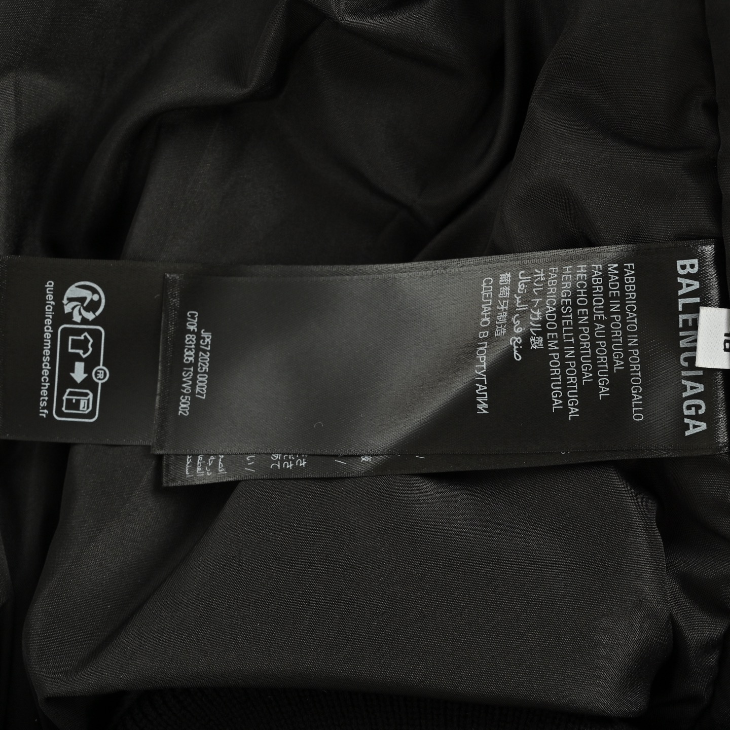 Balenciaga/巴黎世家 25Fw 曼联徽标刺绣飞行棉服外套 Balenciaga/巴黎世家 25Fw 曼联徽标刺绣飞行棉服外套