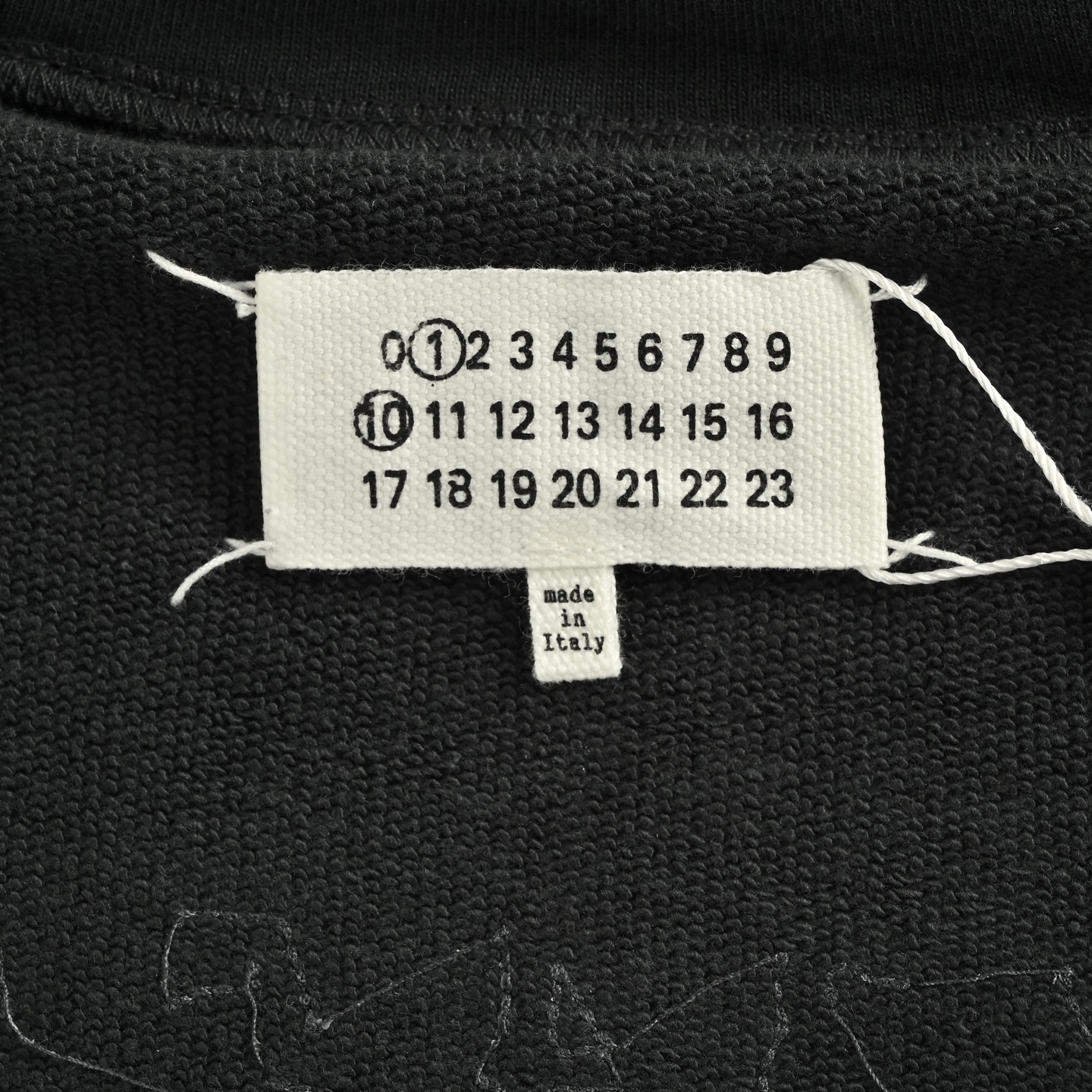MAISON MARGIELA/马吉拉 未完成刺绣印花连帽卫衣外套-Chinese UA Cheap High Quatity Brand Clothes Bags handbags Sneakers wholesale wholesaler seller from China Factory suppliers Fashion Clothing Shoes best Quality Beautiful Price MAISON MARGIELA/马吉拉 未完成刺绣印花连帽卫衣外套
