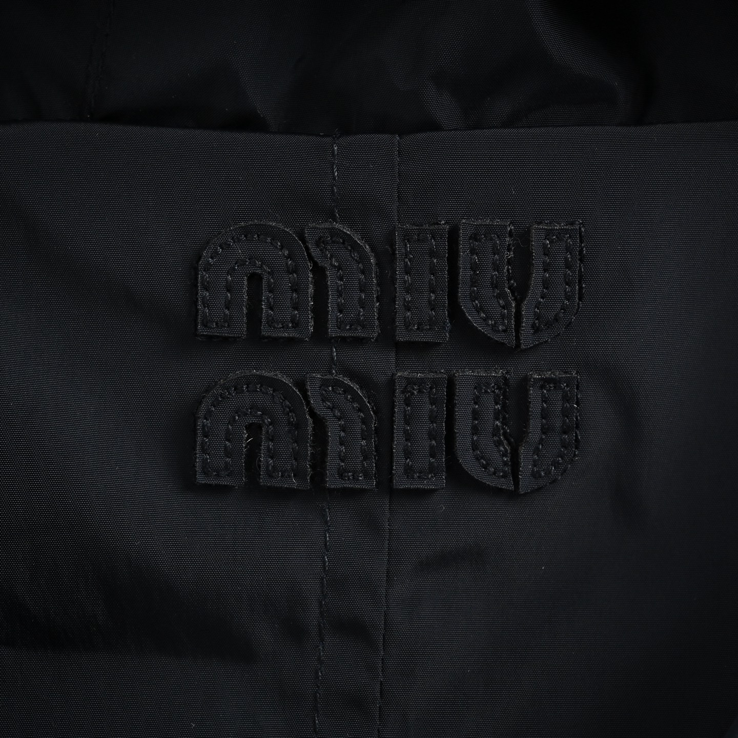 Miu Miu/缪缪 刺绣双面连帽夹克外套-Chinese UA Cheap High Quatity Brand Clothes Bags handbags Sneakers wholesale wholesaler seller from China Factory suppliers Fashion Clothing Shoes best Quality Beautiful Price Miu Miu/缪缪 刺绣双面连帽夹克外套