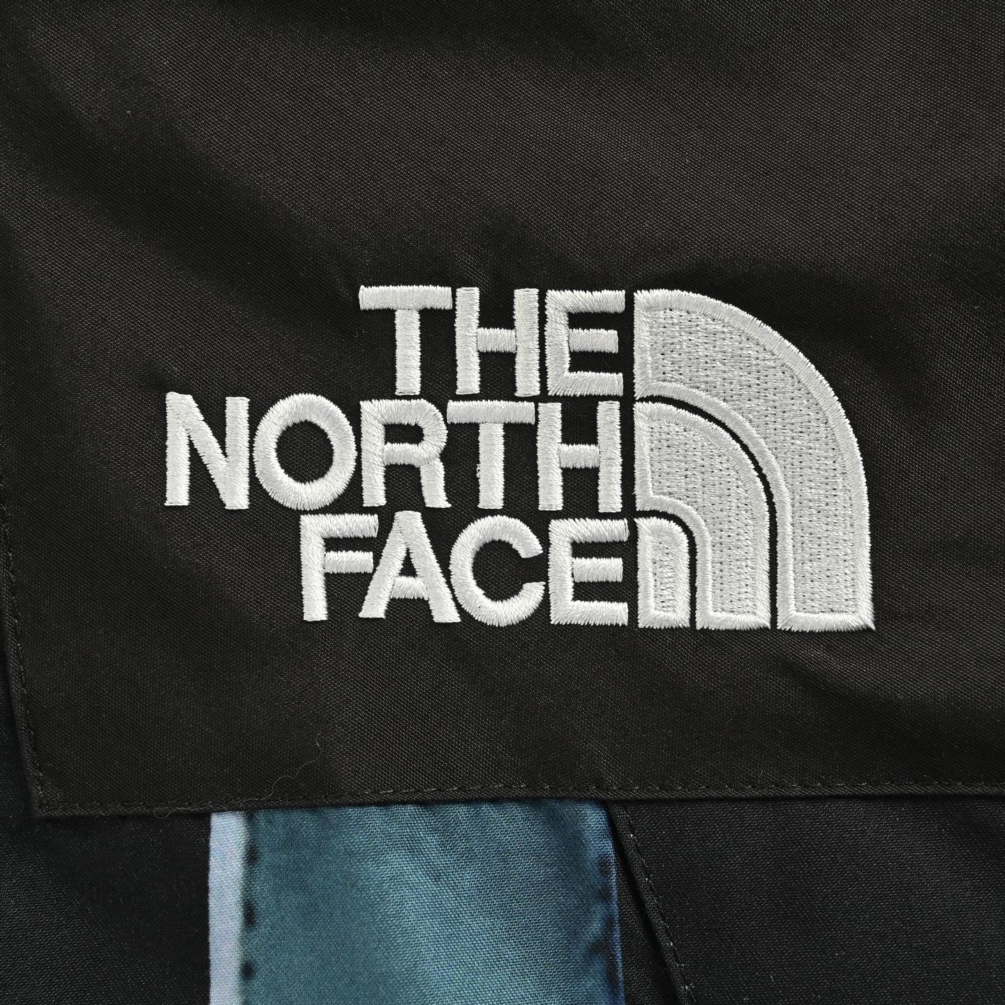 The North Face/北面 Supreme联名自由女神系列冲锋衣