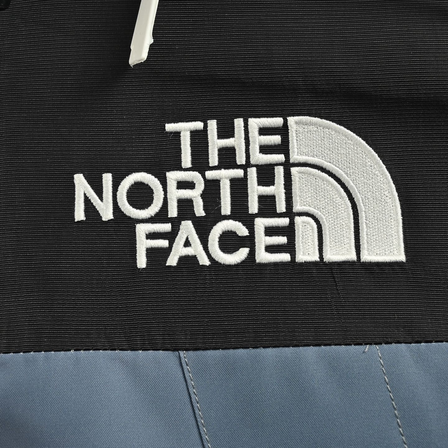 The North Face/北面 23Fw 日照金山限量版1990冲锋衣