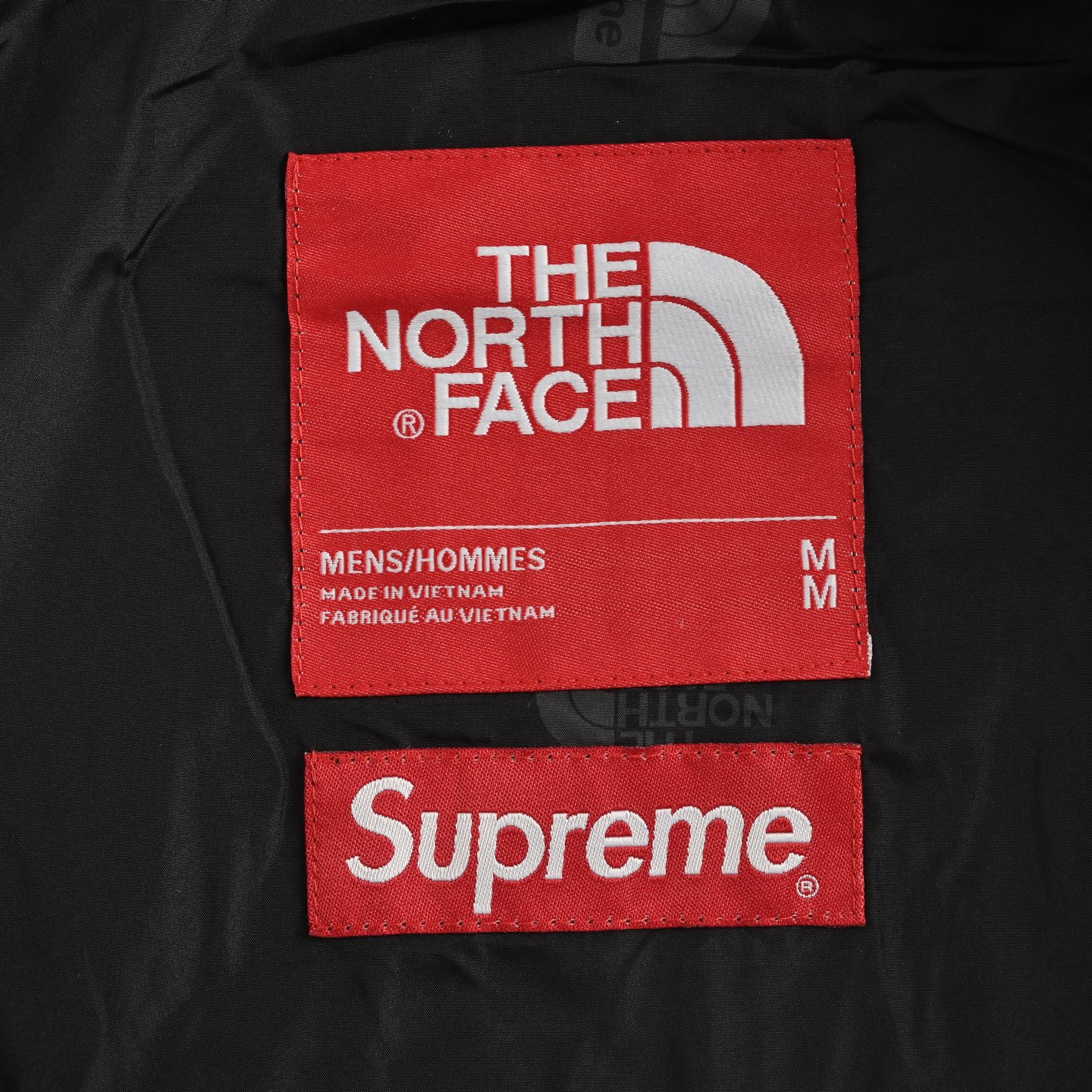 The North Face/北面 FW18 Supreme联名机能系列冲锋衣