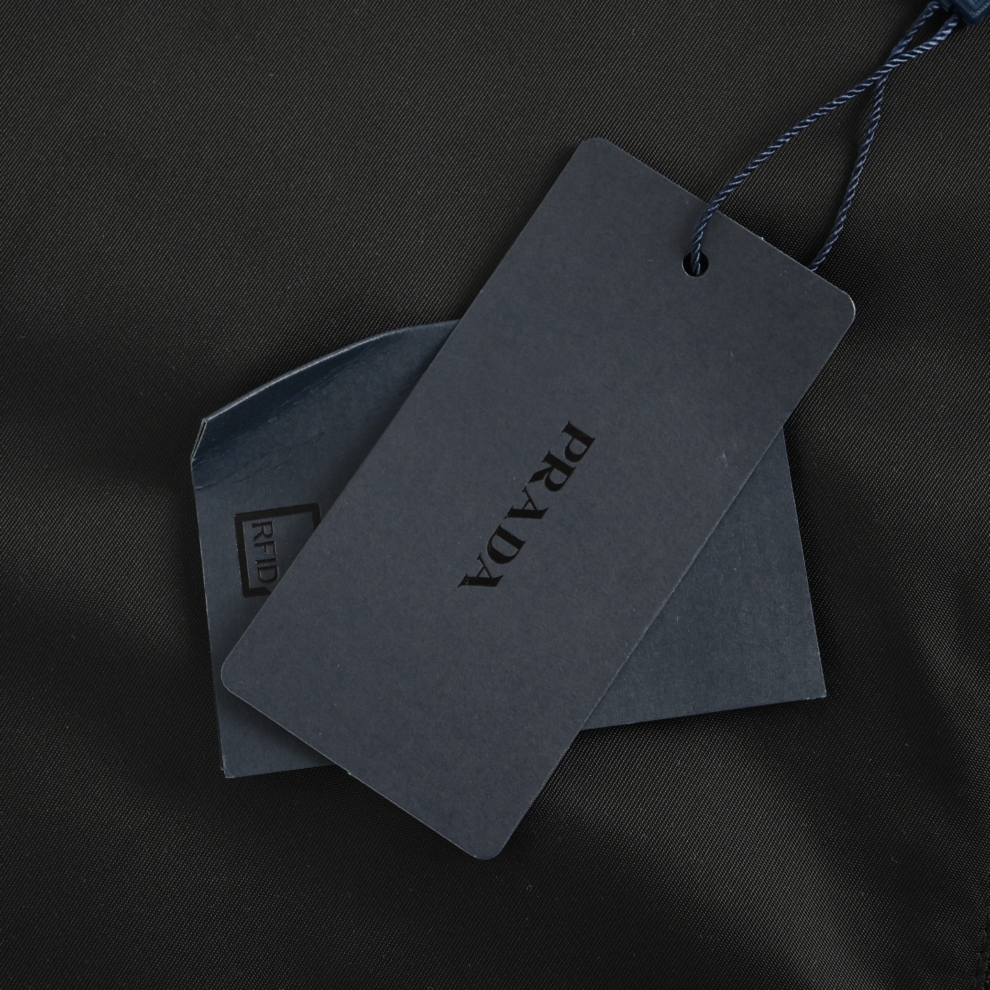 Prada/普拉达 25Fw 三角标双面穿连帽外套