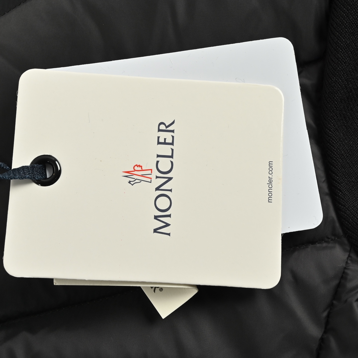 Moncler/蒙口 袖子针织拼接不规则轻薄羽绒服