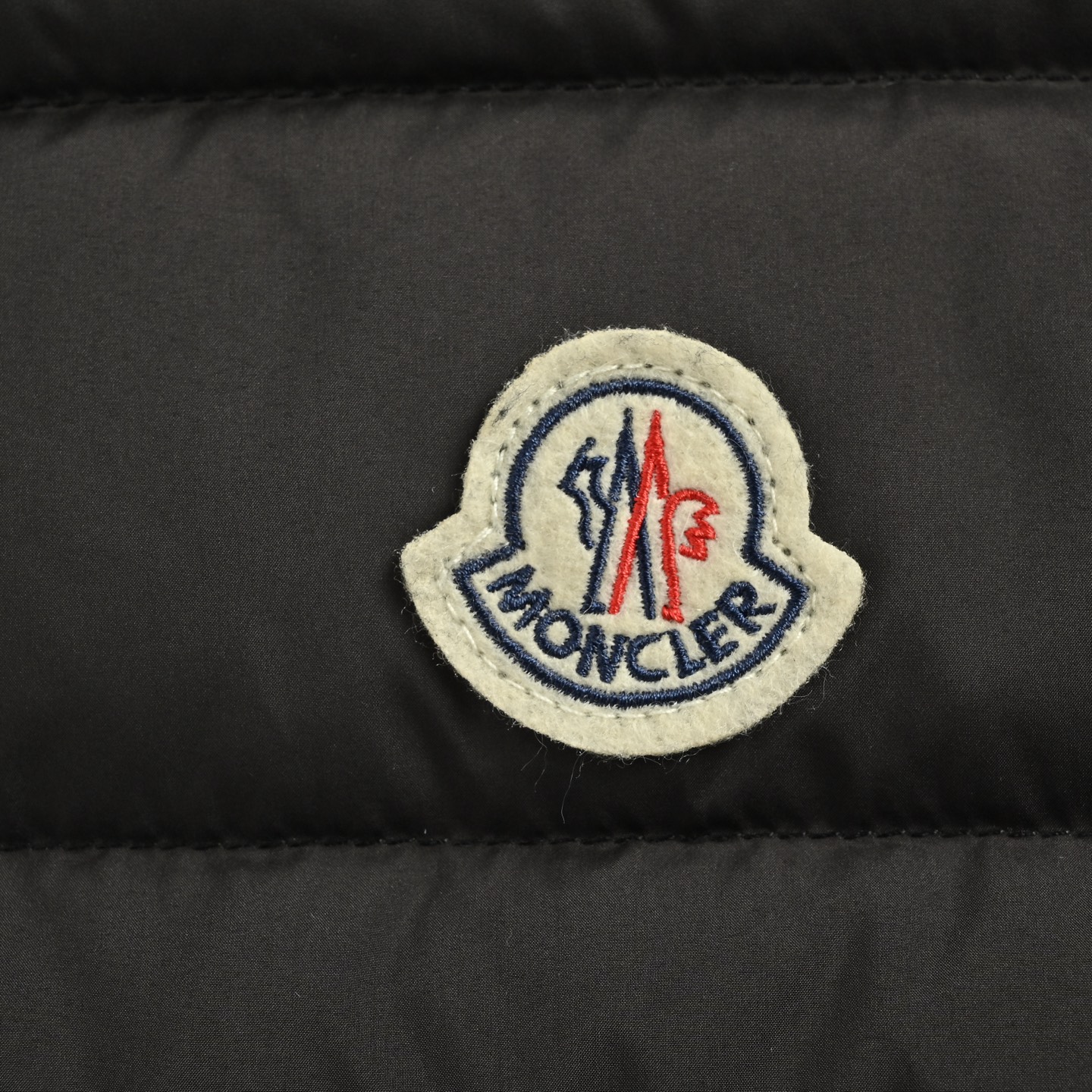 Moncler/蒙口 针织拼接羽绒服