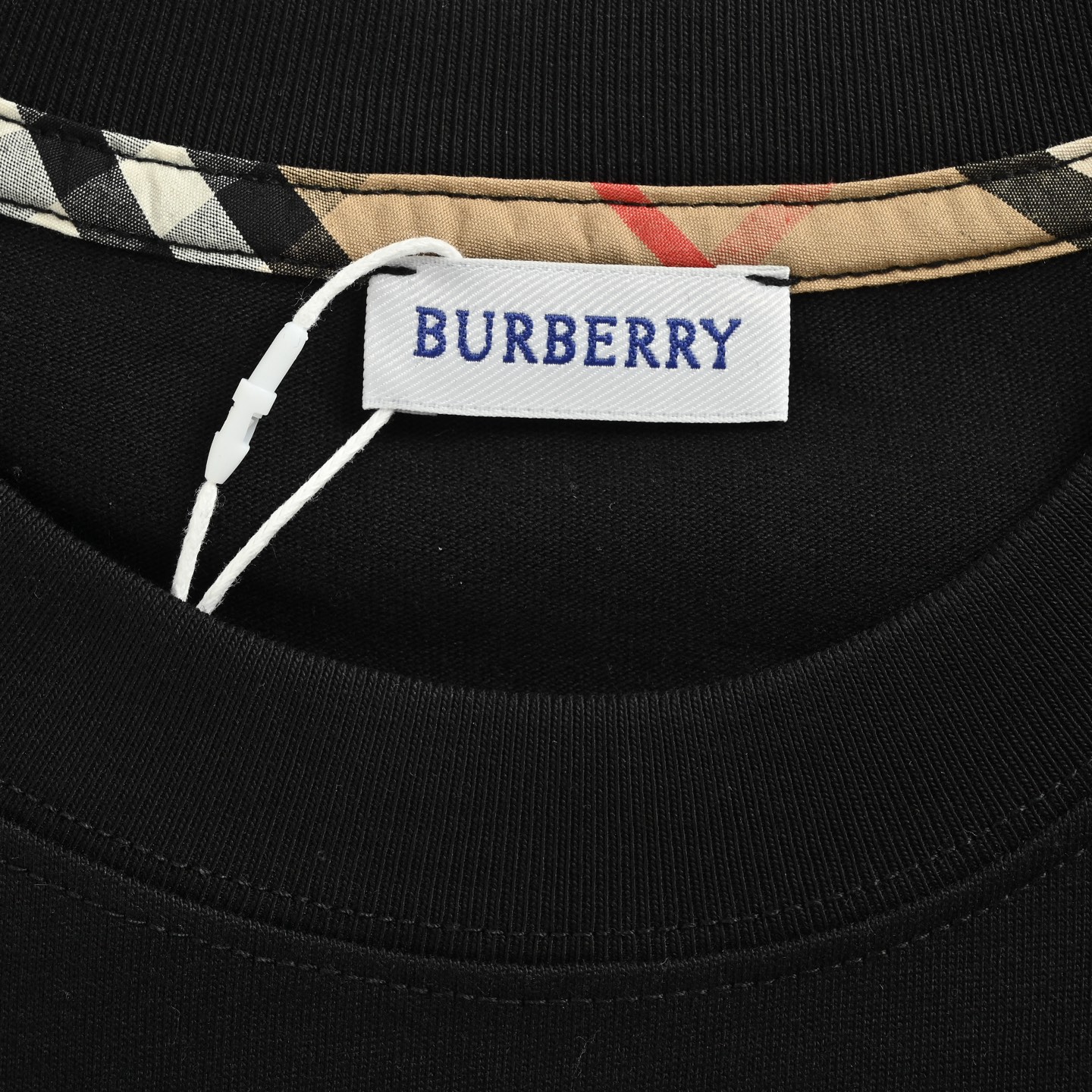 Burberry/巴宝莉 胸前签名后背爱心战马长袖-Chinese UA Cheap High Quatity Brand Clothes Bags handbags Sneakers wholesale wholesaler seller from China Factory suppliers Fashion Clothing Shoes best Quality Beautiful Price Burberry/巴宝莉 胸前签名后背爱心战马长袖