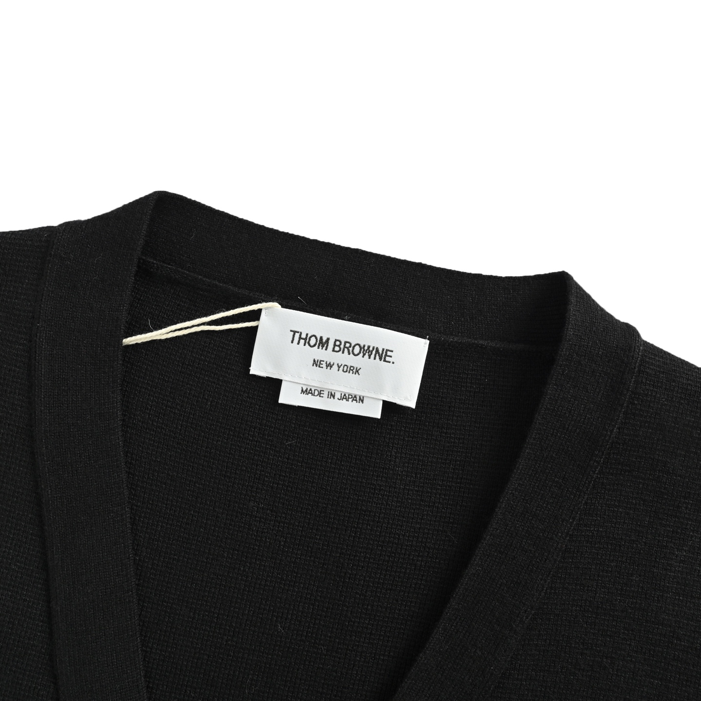 Thom Browne/汤姆布朗 25Fw 前短后长毛衣开衫-莆田鞋,莆田鞋货源,高仿鞋,高仿鞋货源,安福档口,莆田高仿鞋,莆田鞋批发,高仿鞋批发,莆田高仿运动鞋,高仿运动鞋,莆田运动鞋 Thom Browne/汤姆布朗 25Fw 前短后长毛衣开衫