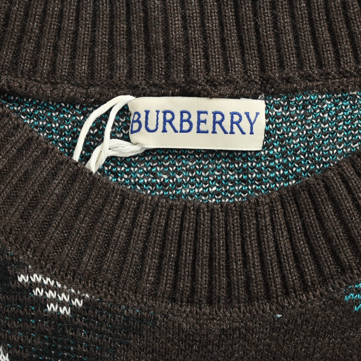 Burberry/巴宝莉 24Fw 斜格纹圆领毛衣-莆田鞋,莆田鞋货源,高仿鞋,高仿鞋货源,安福档口,莆田高仿鞋,莆田鞋批发,高仿鞋批发,莆田高仿运动鞋,高仿运动鞋,莆田运动鞋 Burberry/巴宝莉 24Fw 斜格纹圆领毛衣