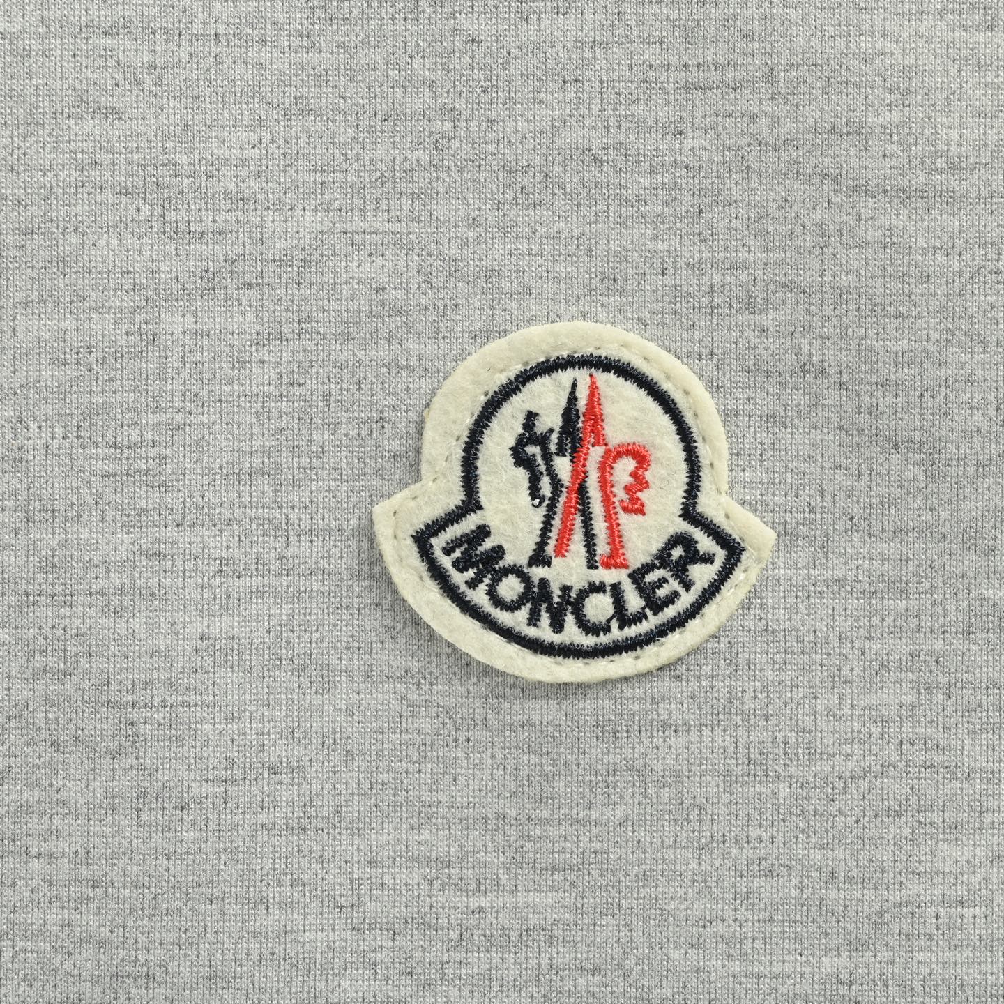 Moncler/蒙口 25Fw 经典手臂织带拉链外套-莆田鞋,莆田鞋货源,高仿鞋,高仿鞋货源,安福档口,莆田高仿鞋,莆田鞋批发,高仿鞋批发,莆田高仿运动鞋,高仿运动鞋,莆田运动鞋 Moncler/蒙口 25Fw 经典手臂织带拉链外套