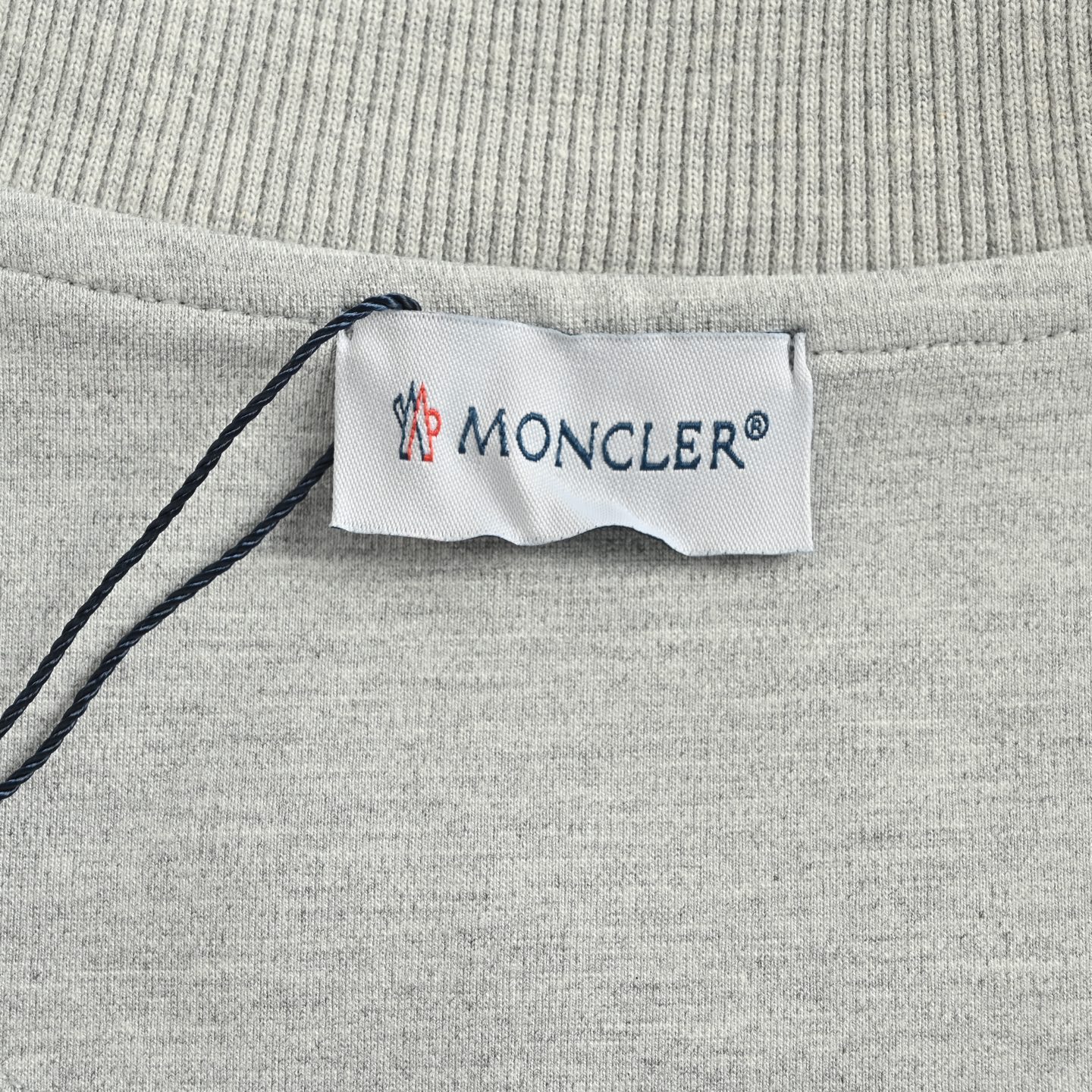 Moncler/蒙口 25Fw 经典手臂织带拉链外套-莆田鞋,莆田鞋货源,高仿鞋,高仿鞋货源,安福档口,莆田高仿鞋,莆田鞋批发,高仿鞋批发,莆田高仿运动鞋,高仿运动鞋,莆田运动鞋 Moncler/蒙口 25Fw 经典手臂织带拉链外套