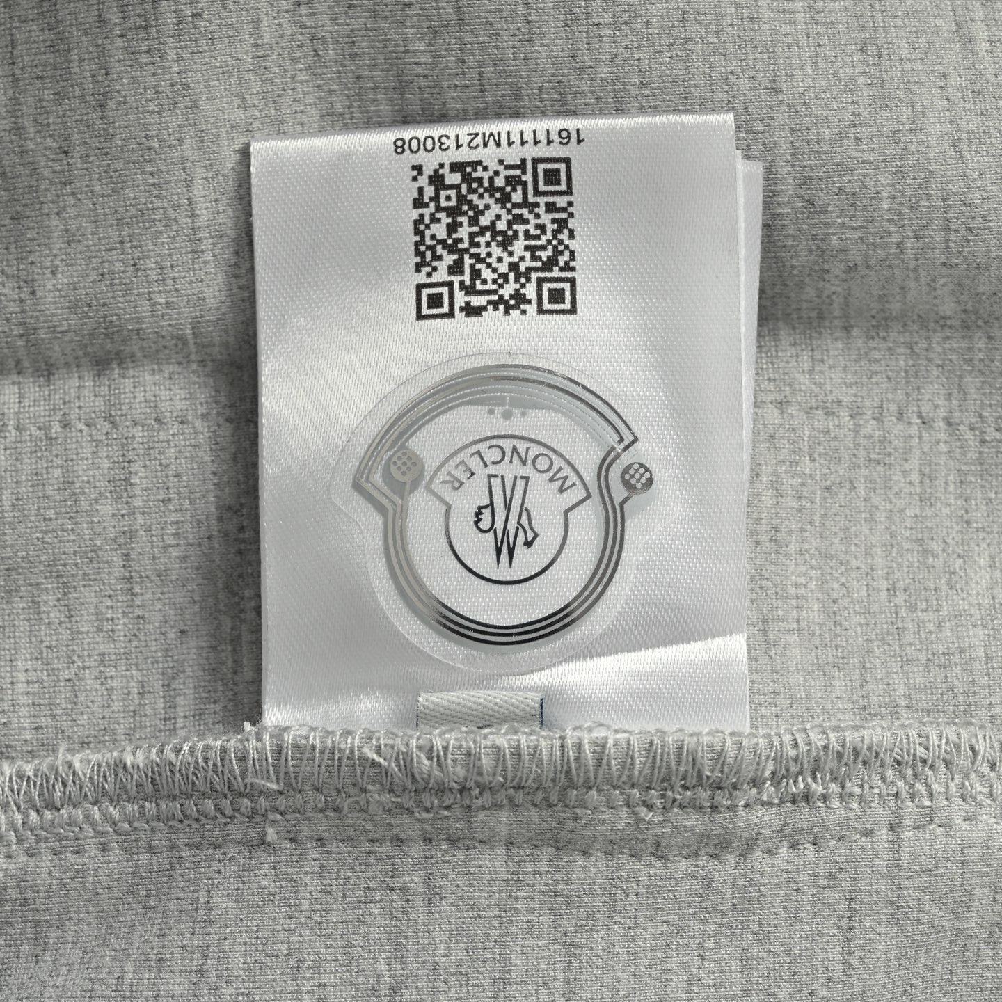 Moncler/蒙口 25Fw 简约徽标logo侧边织带拼接套装长裤