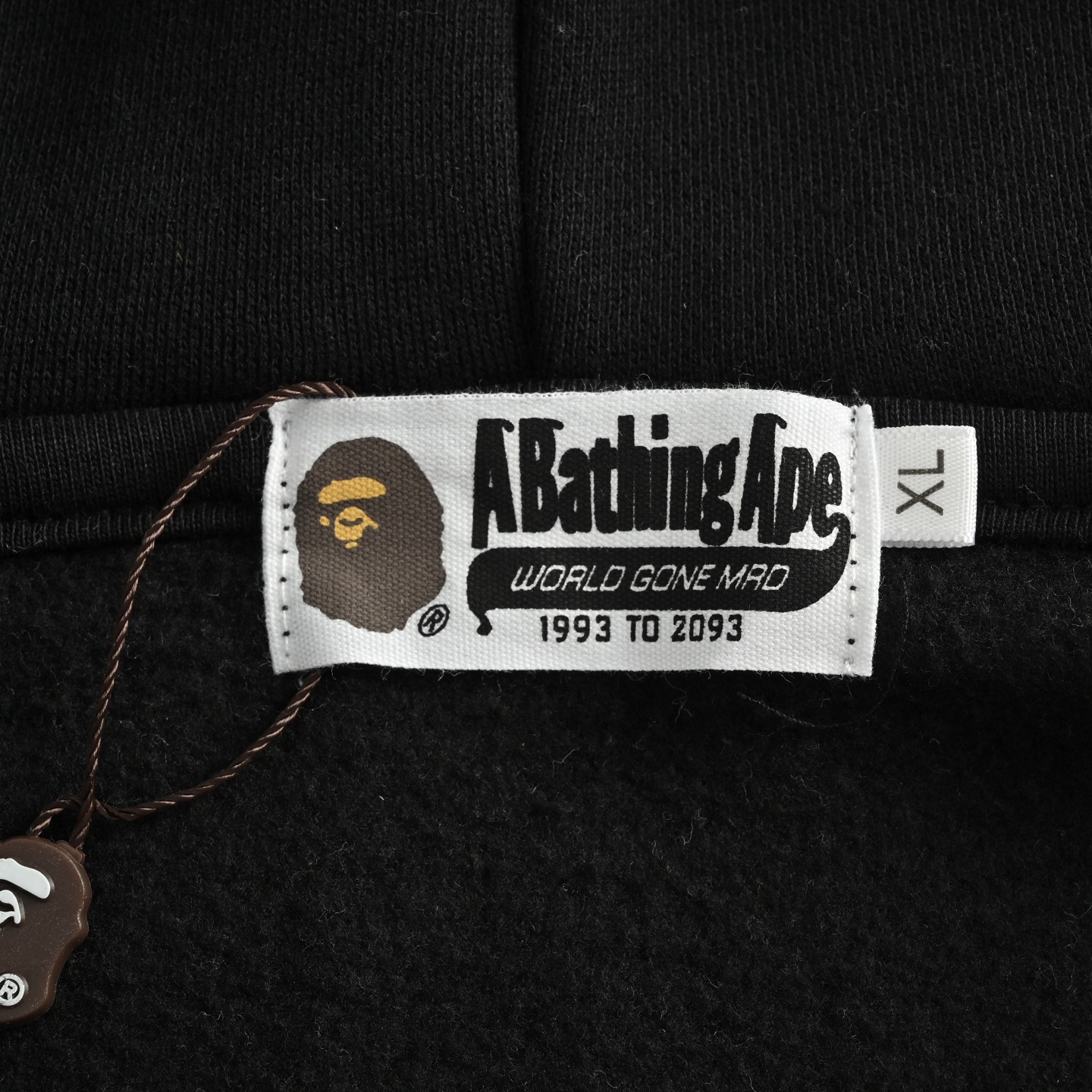 Bape 25Fw 小标鲨鱼头拉链外套