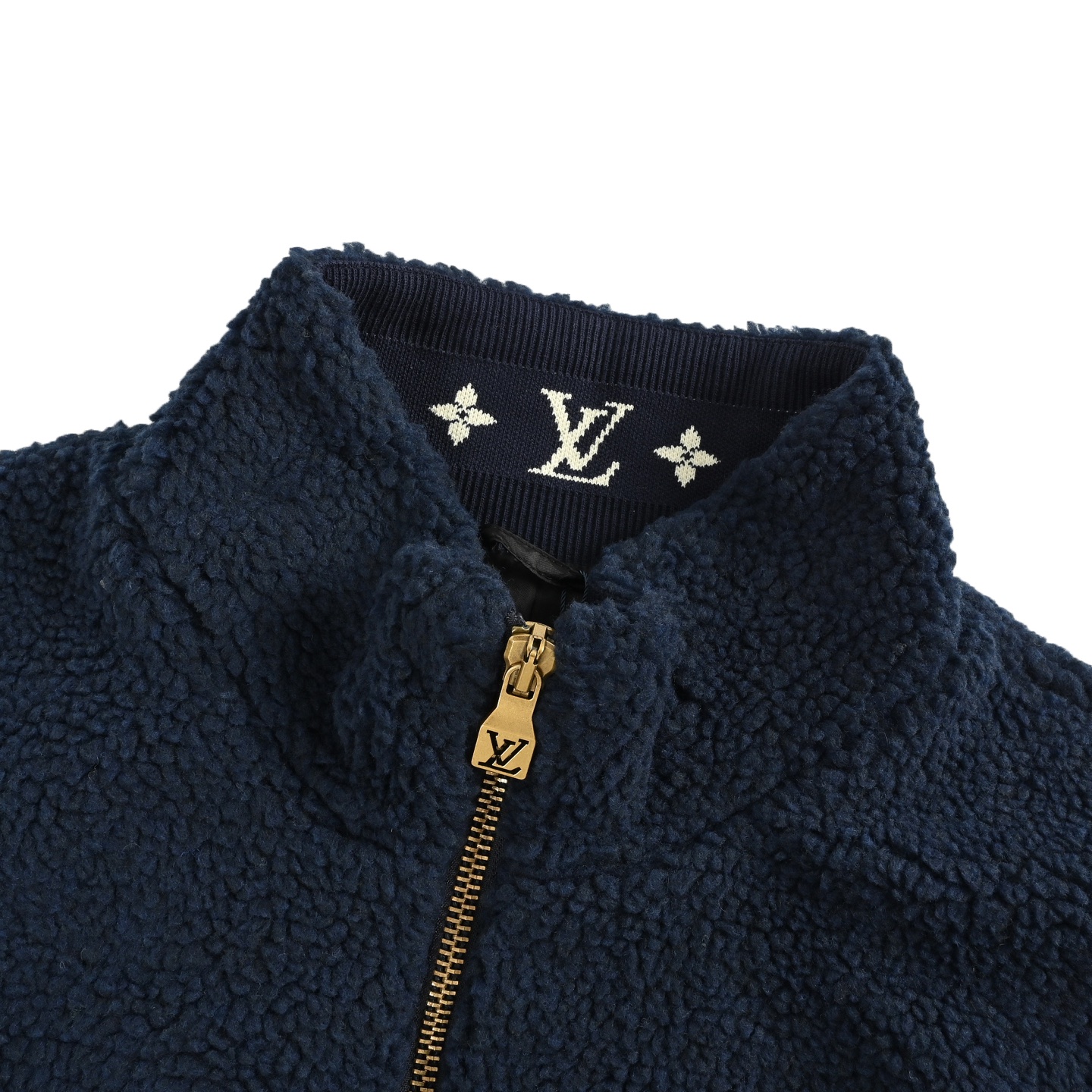 Louis Vuitton/路易威登 24Fw 皮牌羊羔绒立领夹克外套-莆田鞋,莆田鞋货源,高仿鞋,高仿鞋货源,安福档口,莆田高仿鞋,莆田鞋批发,高仿鞋批发,莆田高仿运动鞋,高仿运动鞋,莆田运动鞋 Louis Vuitton/路易威登 24Fw 皮牌羊羔绒立领夹克外套