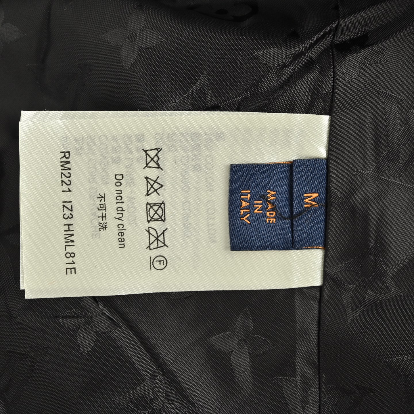 Louis Vuitton/路易威登 24Fw 皮牌羊羔绒立领夹克外套-莆田鞋,莆田鞋货源,高仿鞋,高仿鞋货源,安福档口,莆田高仿鞋,莆田鞋批发,高仿鞋批发,莆田高仿运动鞋,高仿运动鞋,莆田运动鞋 Louis Vuitton/路易威登 24Fw 皮牌羊羔绒立领夹克外套