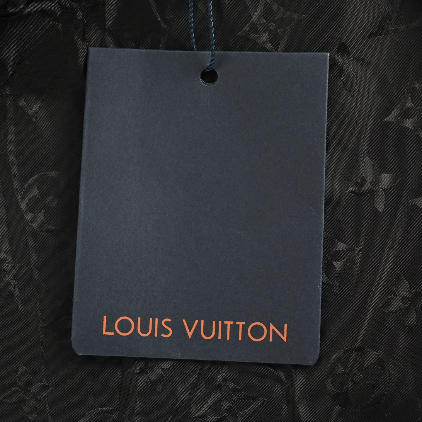 Louis Vuitton/路易威登 24Fw 皮牌羊羔绒立领夹克外套-莆田鞋,莆田鞋货源,高仿鞋,高仿鞋货源,安福档口,莆田高仿鞋,莆田鞋批发,高仿鞋批发,莆田高仿运动鞋,高仿运动鞋,莆田运动鞋 Louis Vuitton/路易威登 24Fw 皮牌羊羔绒立领夹克外套