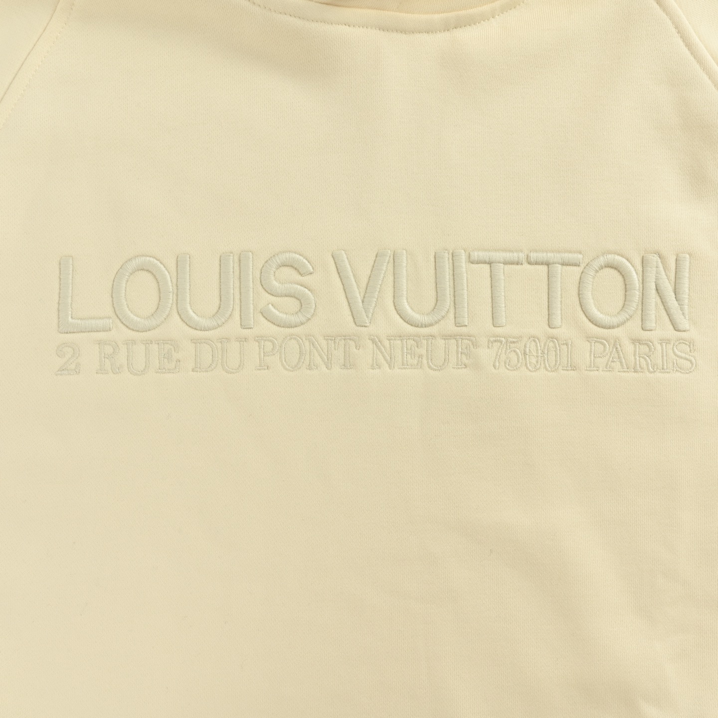 Louis Vuitton/路易威登 25Fw 字母标语刺绣连帽卫衣-莆田鞋,莆田鞋货源,高仿鞋,高仿鞋货源,安福档口,莆田高仿鞋,莆田鞋批发,高仿鞋批发,莆田高仿运动鞋,高仿运动鞋,莆田运动鞋 Louis Vuitton/路易威登 25Fw 字母标语刺绣连帽卫衣
