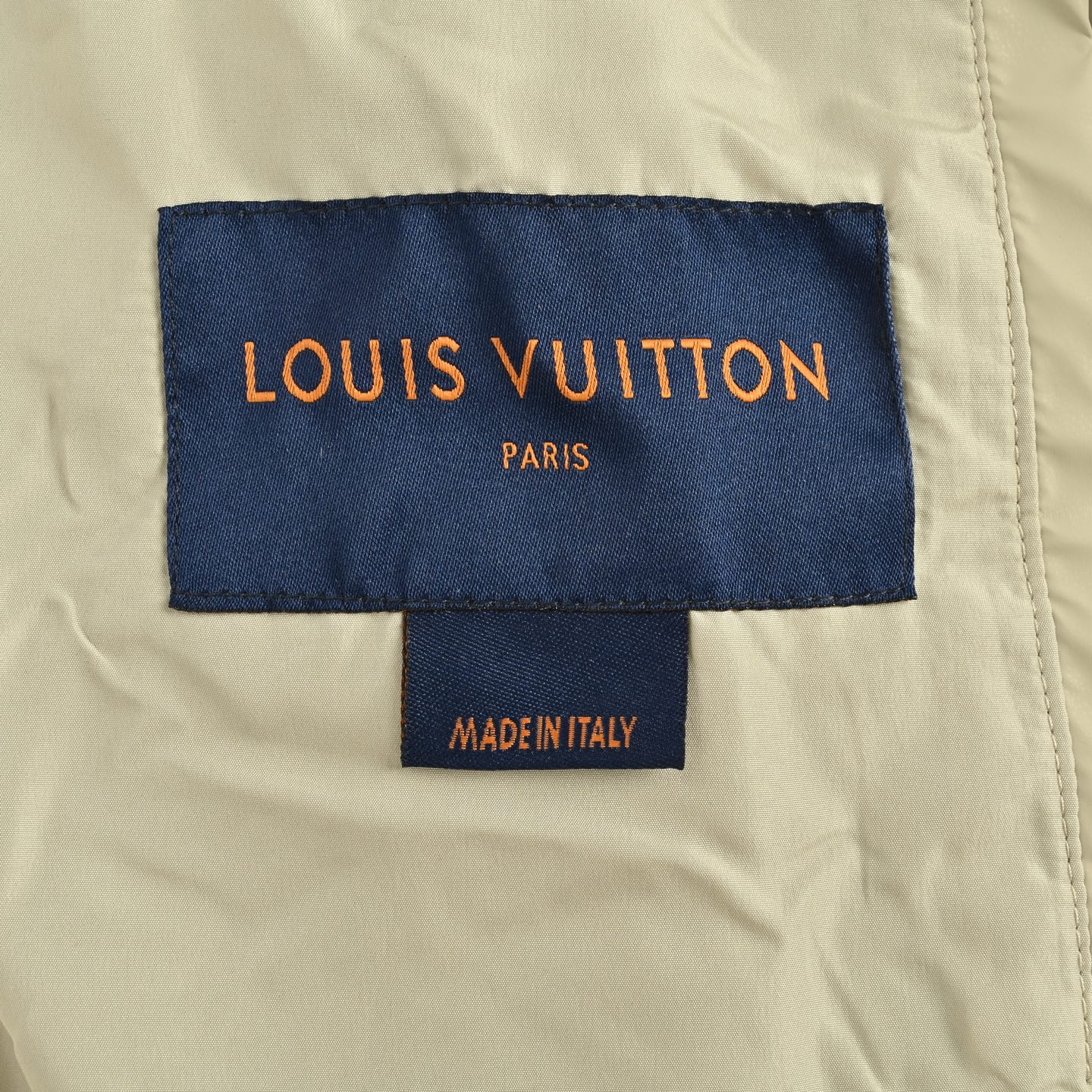 Louis Vuitton/路易威登 压印浮雕羽绒服
