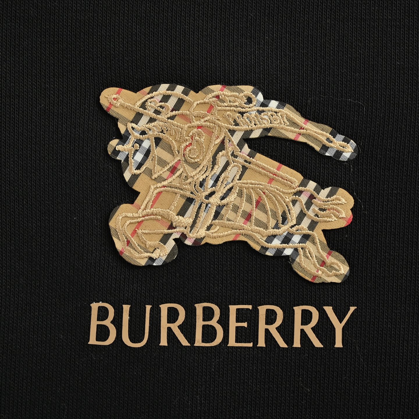 Burberry/巴宝莉 25Fw 格纹战马贴布咖链连帽外套