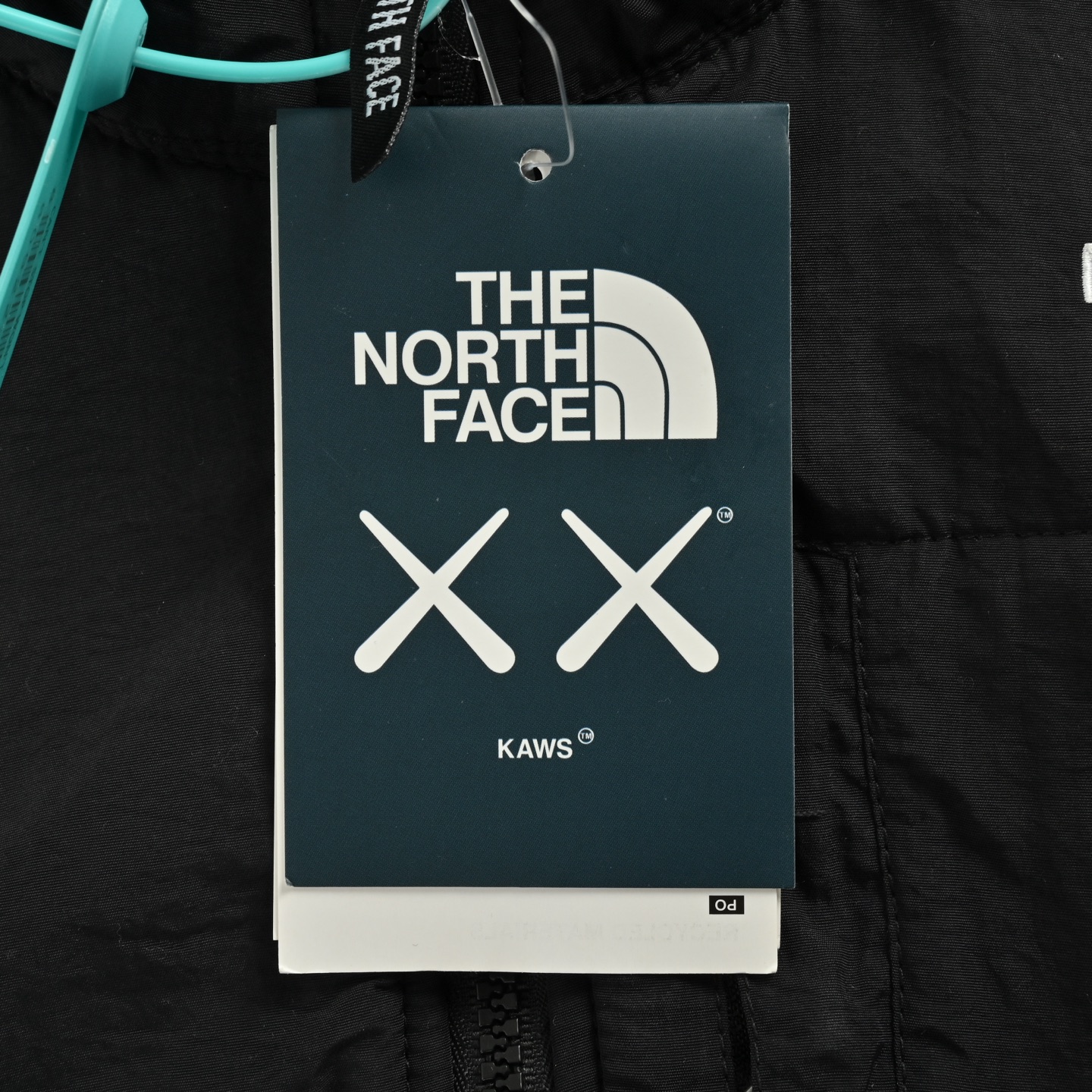 The North Face & Kaws 印花拼色抓绒拉链外套-莆田鞋,莆田鞋货源,高仿鞋,高仿鞋货源,安福档口,莆田高仿鞋,莆田鞋批发,高仿鞋批发,莆田高仿运动鞋,高仿运动鞋,莆田运动鞋 The North Face & Kaws 印花拼色抓绒拉链外套
