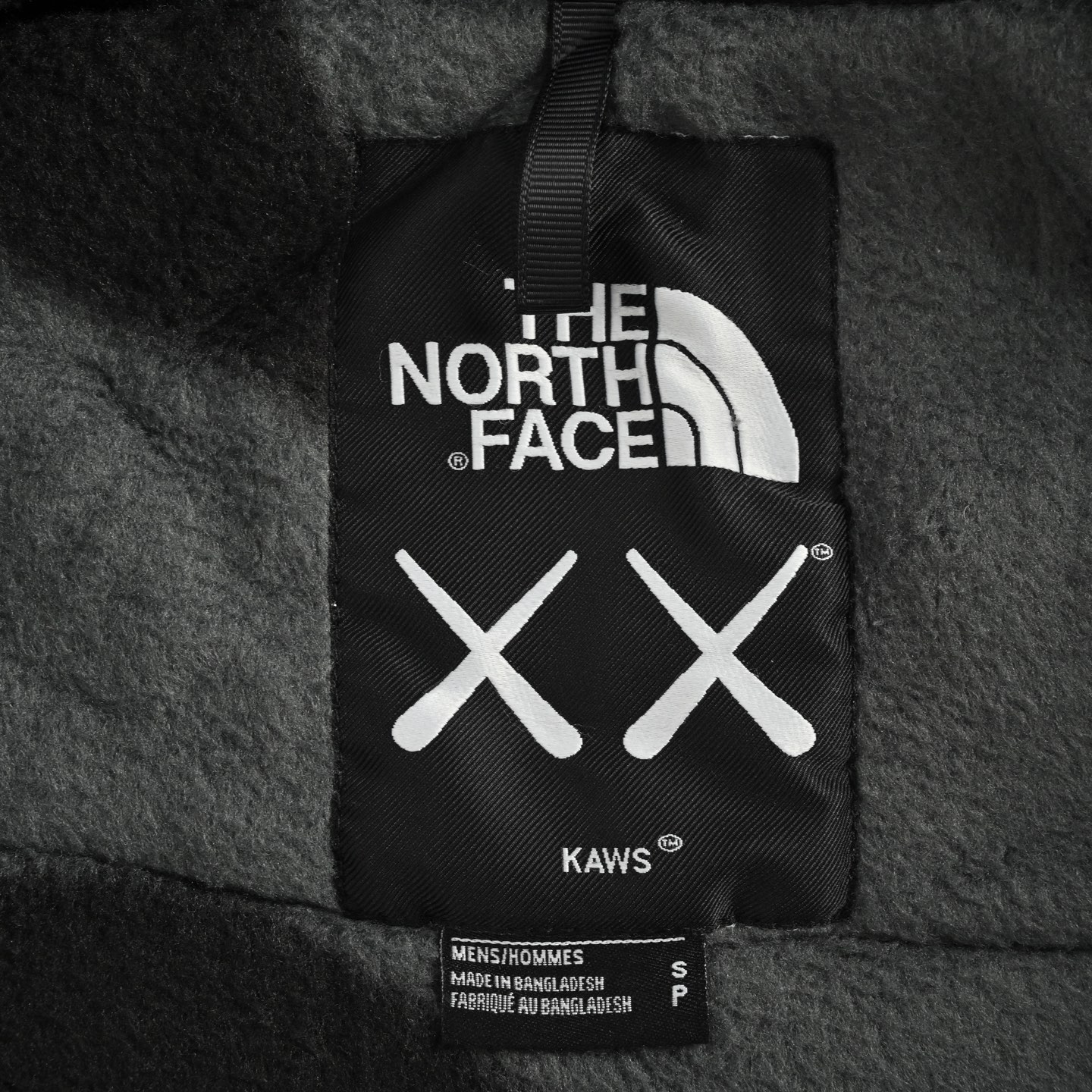 The North Face & Kaws 印花拼色抓绒拉链外套-莆田鞋,莆田鞋货源,高仿鞋,高仿鞋货源,安福档口,莆田高仿鞋,莆田鞋批发,高仿鞋批发,莆田高仿运动鞋,高仿运动鞋,莆田运动鞋 The North Face & Kaws 印花拼色抓绒拉链外套