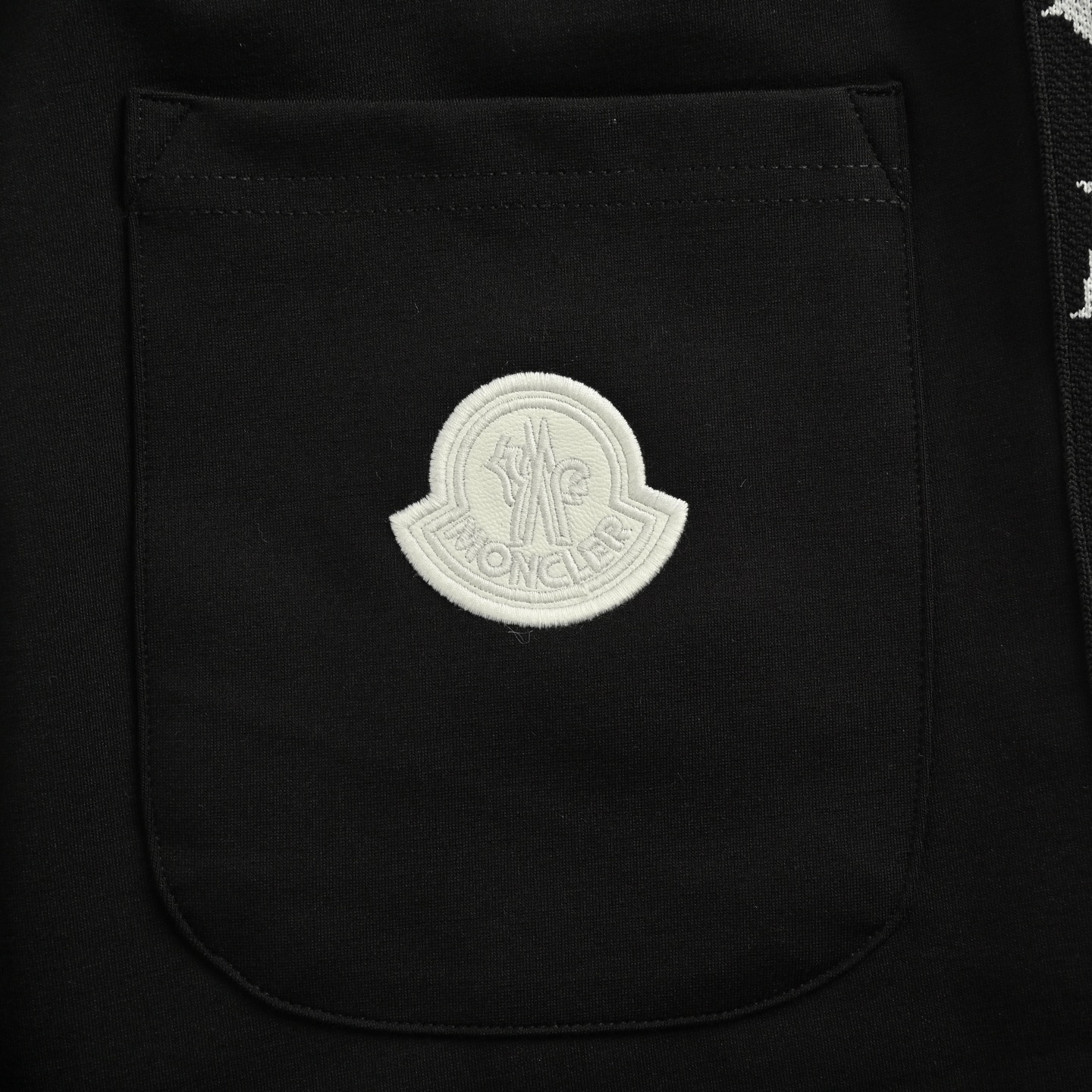 Moncler/蒙口 拼色刺绣徽标logo织带套装长裤-莆田鞋,莆田鞋货源,高仿鞋,高仿鞋货源,安福档口,莆田高仿鞋,莆田鞋批发,高仿鞋批发,莆田高仿运动鞋,高仿运动鞋,莆田运动鞋 Moncler/蒙口 拼色刺绣徽标logo织带套装长裤