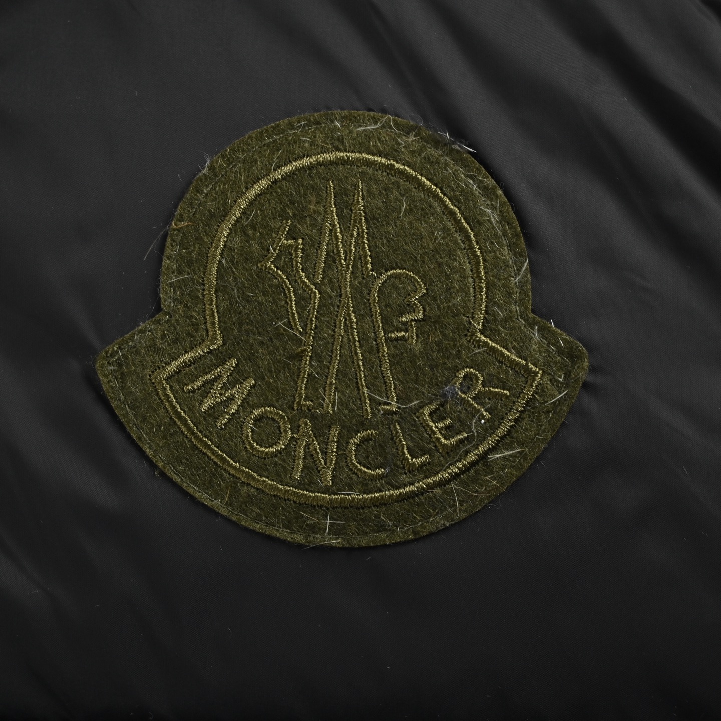 Moncler/蒙口 CYCLONE 大标连帽羽绒服