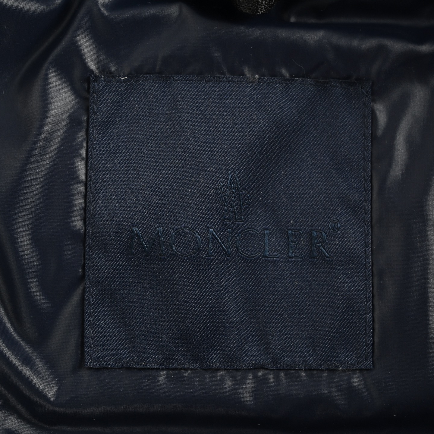 Moncler/蒙口 CYCLONE 大标连帽羽绒服