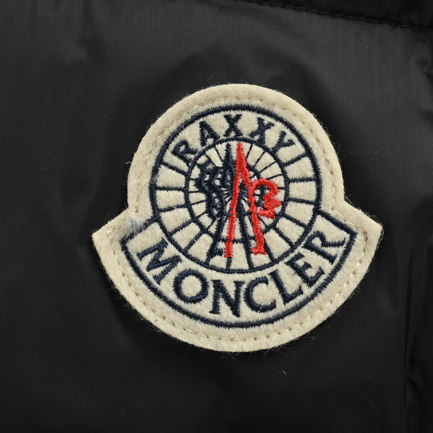Moncler/蒙口 3D绗缝拉链羽绒服外套