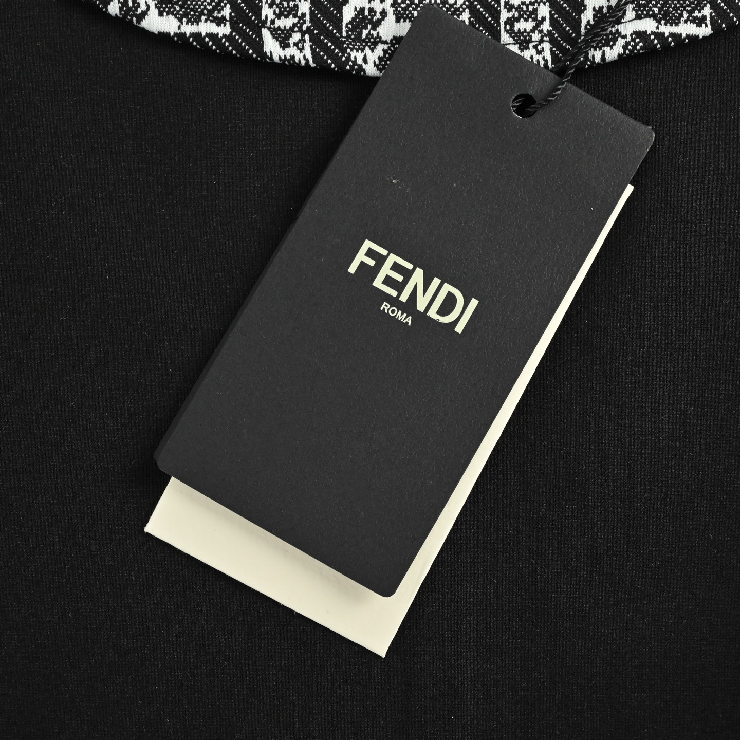 Fendi/芬迪 25Fw 手臂满印双F连帽外套-莆田鞋,莆田鞋货源,高仿鞋,高仿鞋货源,安福档口,莆田高仿鞋,莆田鞋批发,高仿鞋批发,莆田高仿运动鞋,高仿运动鞋,莆田运动鞋 Fendi/芬迪 25Fw 手臂满印双F连帽外套