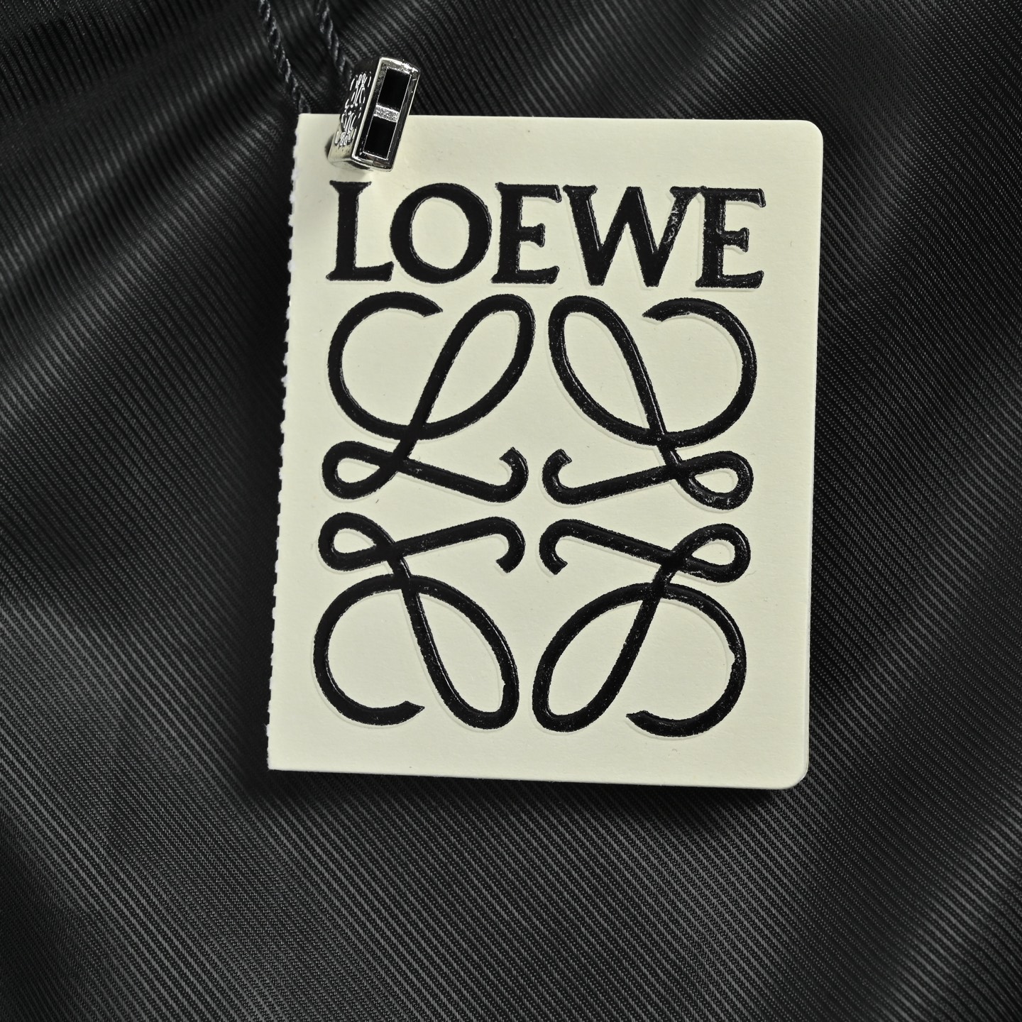 Loewe/罗意威 25Fw 后皮标褶皱夹克外套