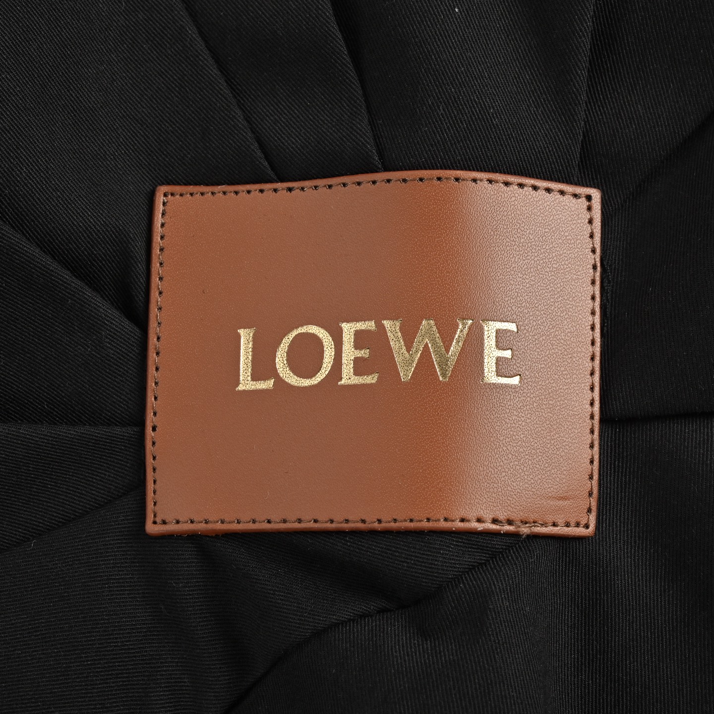 Loewe/罗意威 25Fw 后皮标褶皱夹克外套