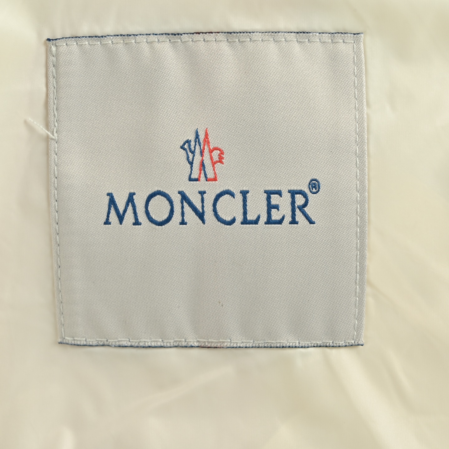 Moncler/蒙口 Andro女士短款徽标羽绒服