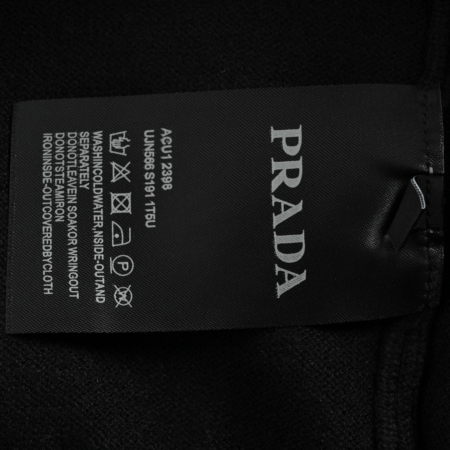 Prada/普拉达 25Fw 经典三角标圆领毛衣 经典针织条纹毛衣 定染纱线 零色差