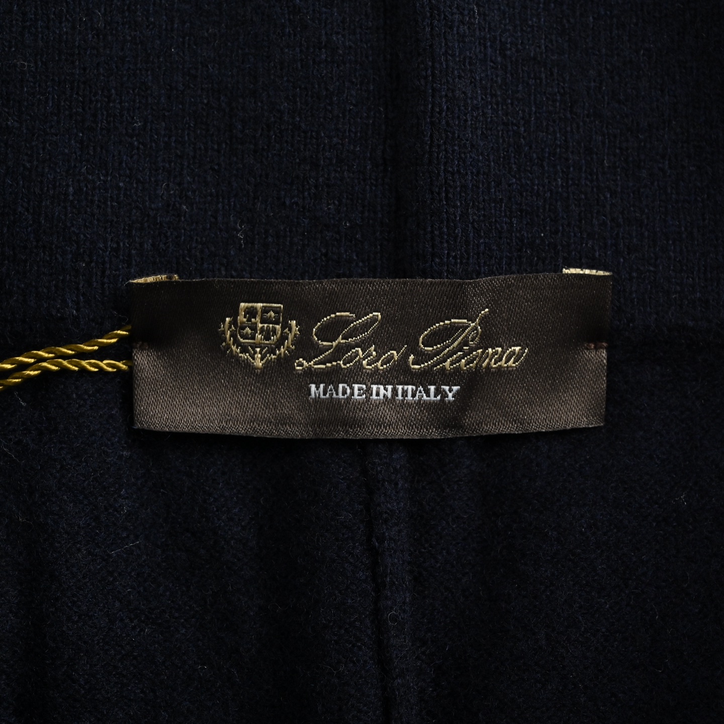 Loro Piana LP 55Fw 羊毛长裤 本产品款式照-莆田鞋,莆田鞋货源,高仿鞋,高仿鞋货源,安福档口,莆田高仿鞋,莆田鞋批发,高仿鞋批发,莆田高仿运动鞋,高仿运动鞋,莆田运动鞋 Loro Piana LP 55Fw 羊毛长裤 本产品款式照
