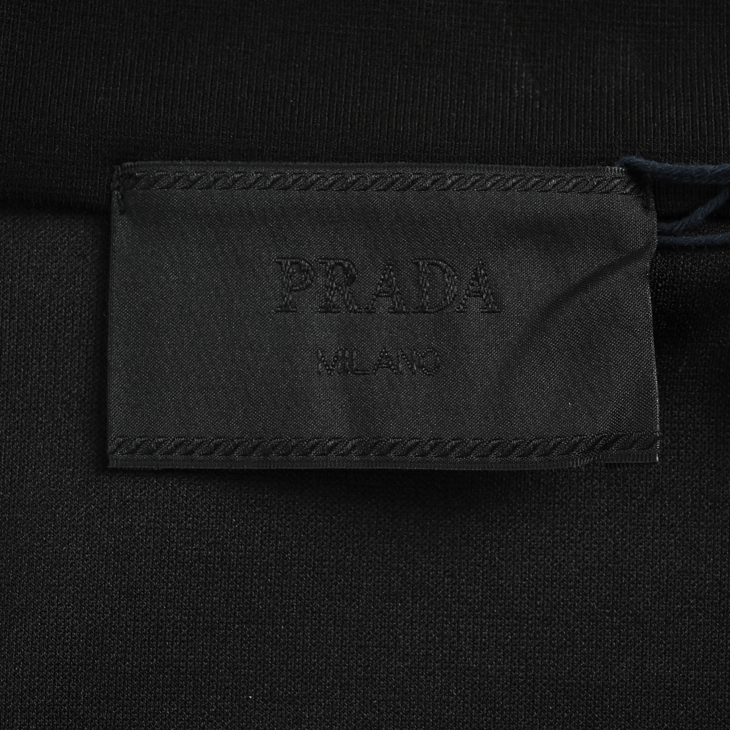 Prada/普拉达 三角标拉链休闲套装休闲长裤-莆田鞋,莆田鞋货源,高仿鞋,高仿鞋货源,安福档口,莆田高仿鞋,莆田鞋批发,高仿鞋批发,莆田高仿运动鞋,高仿运动鞋,莆田运动鞋 Prada/普拉达 三角标拉链休闲套装休闲长裤