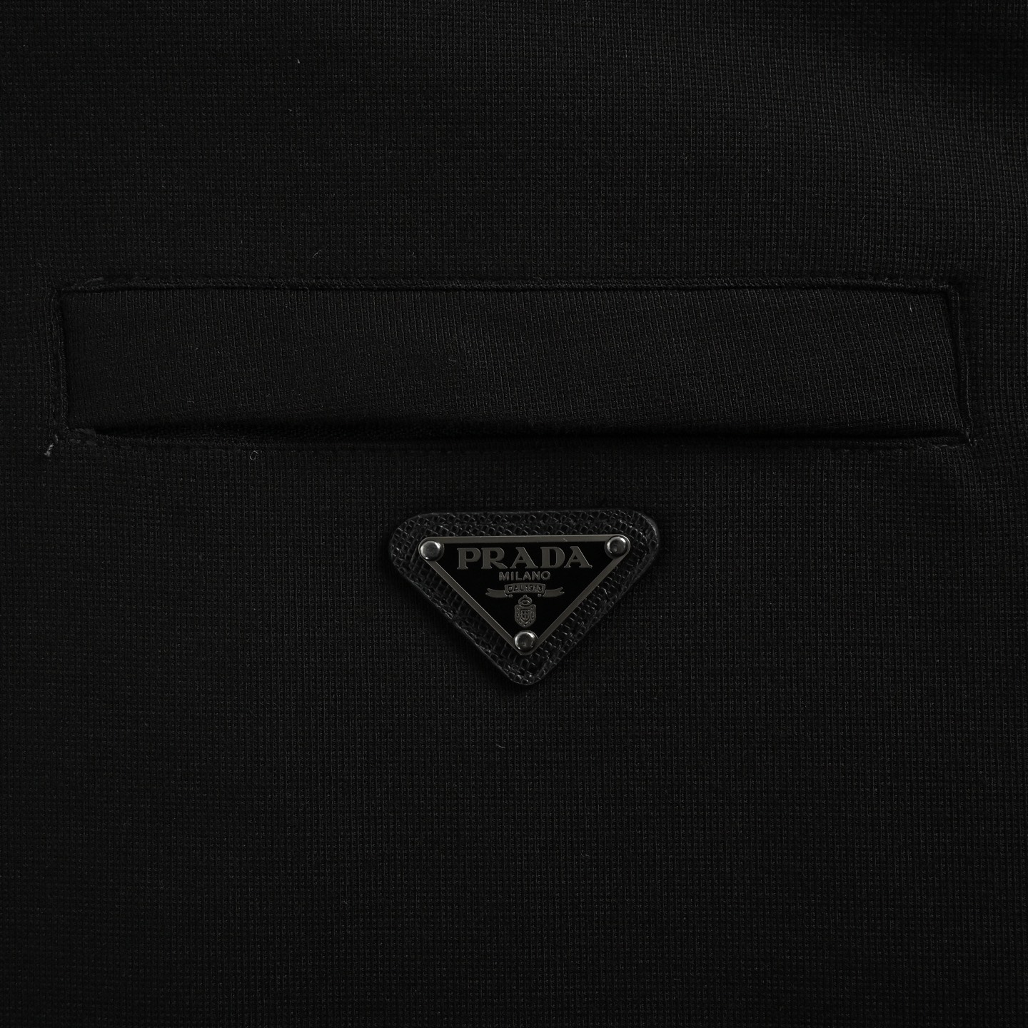 Prada/普拉达 三角标拉链休闲套装夹克外套-莆田鞋,莆田鞋货源,高仿鞋,高仿鞋货源,安福档口,莆田高仿鞋,莆田鞋批发,高仿鞋批发,莆田高仿运动鞋,高仿运动鞋,莆田运动鞋 Prada/普拉达 三角标拉链休闲套装夹克外套